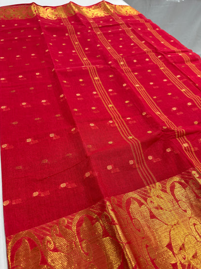 Crimson Red and Gold Tant saree — detail view