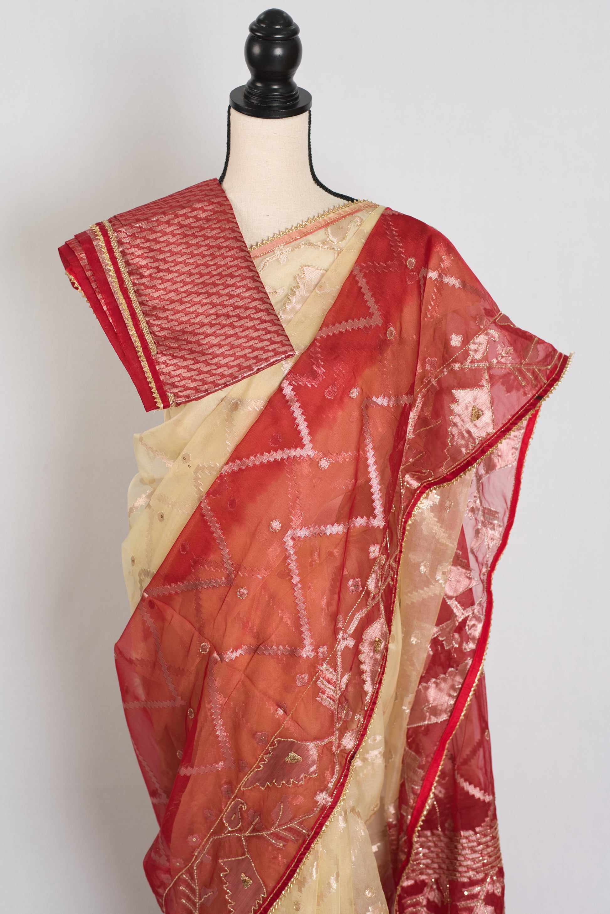 Rani : Beige and Red Semi Muslin Jamdani Saree with Cut Dana Embroidery Work image 2