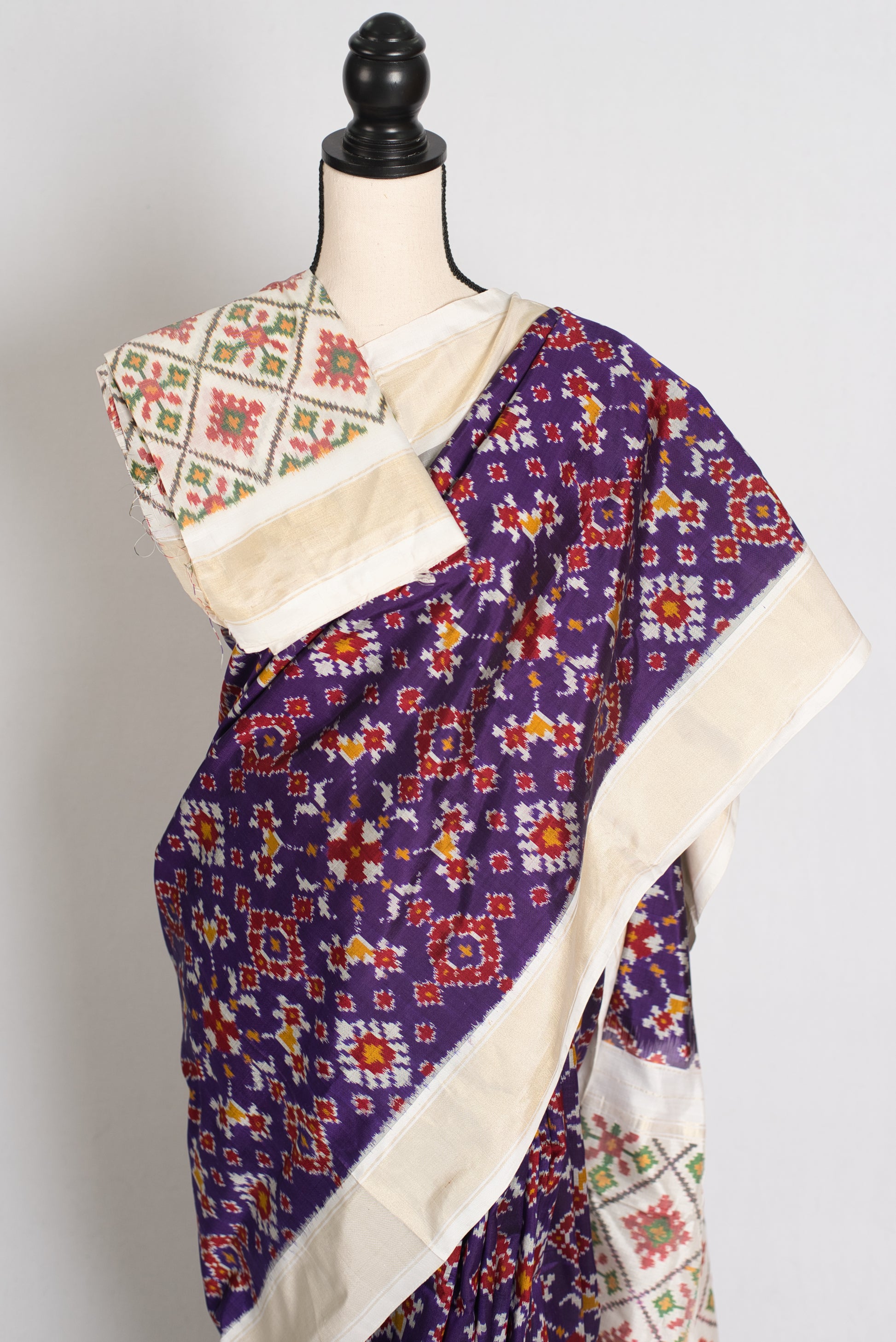 Malathi : Silk Mark Certified Navarathan Patola Saree in Purple and Off White image 2