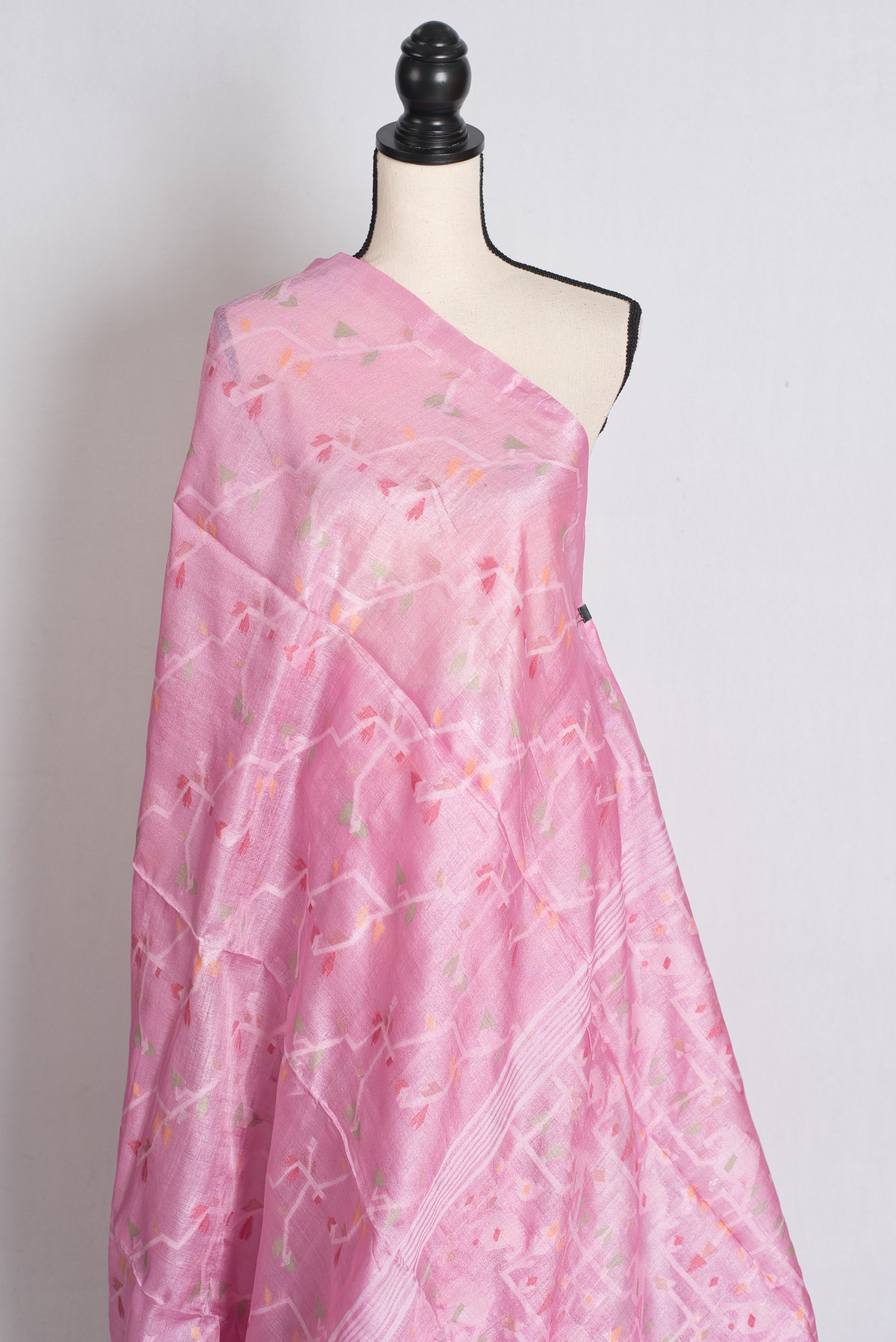 Ranjana : Bengal Tussar Silk Jamdani Saree in Pink image 4
