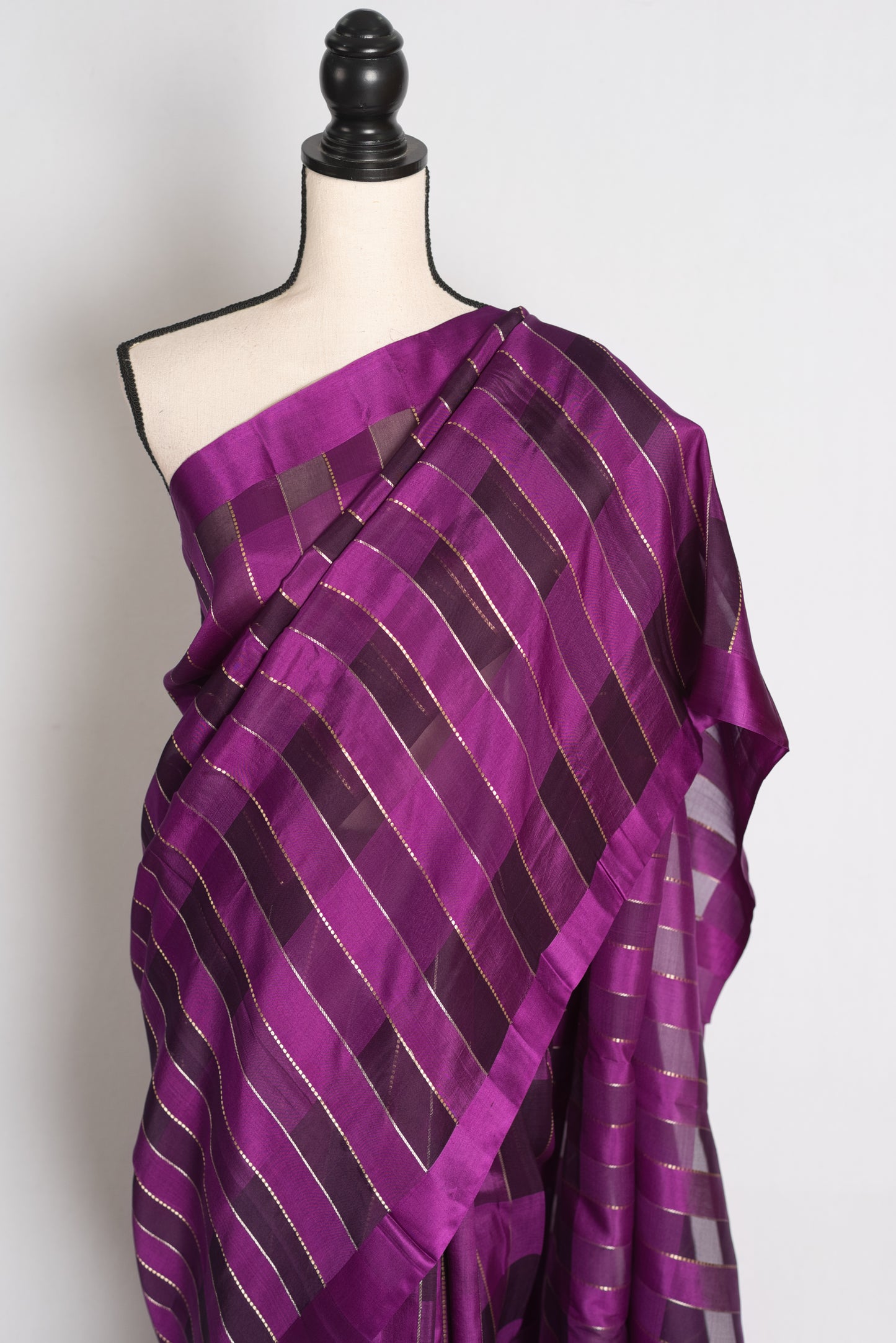 Shreya : Purple and Gold Contemporary Satin Silk Organza Banarasi Saree image 5