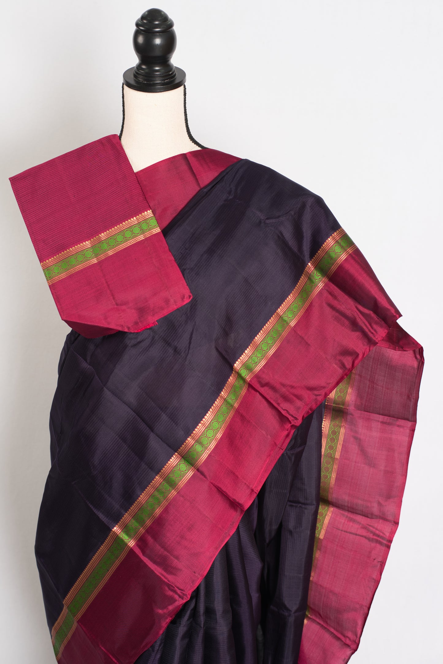 Nisha :Midnight Blue Pure Silk No Zari Kanjivaram Saree with Thread Work image 2