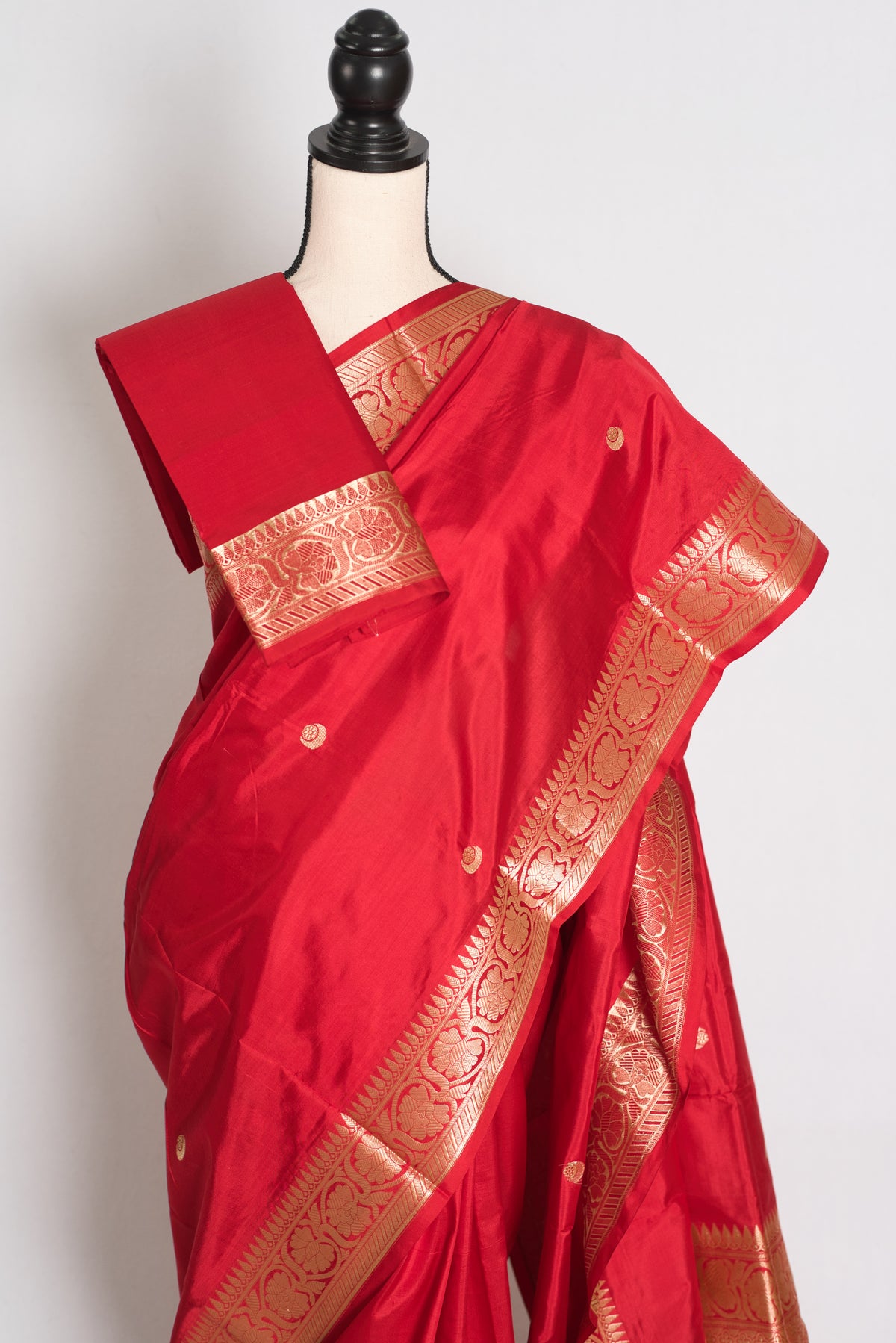 Naina : Crimson Red and Gold Pure Banarasi Silk Saree with Chand Sitara Booti image 2