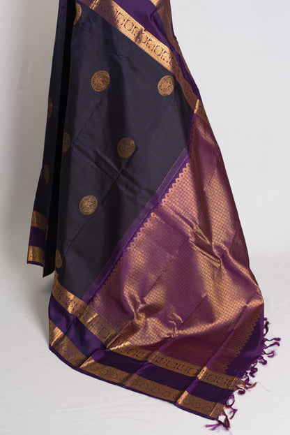 Meghvarsha : Dark Bluish Purple Handwoven Kanjivaram Silk Saree image 4