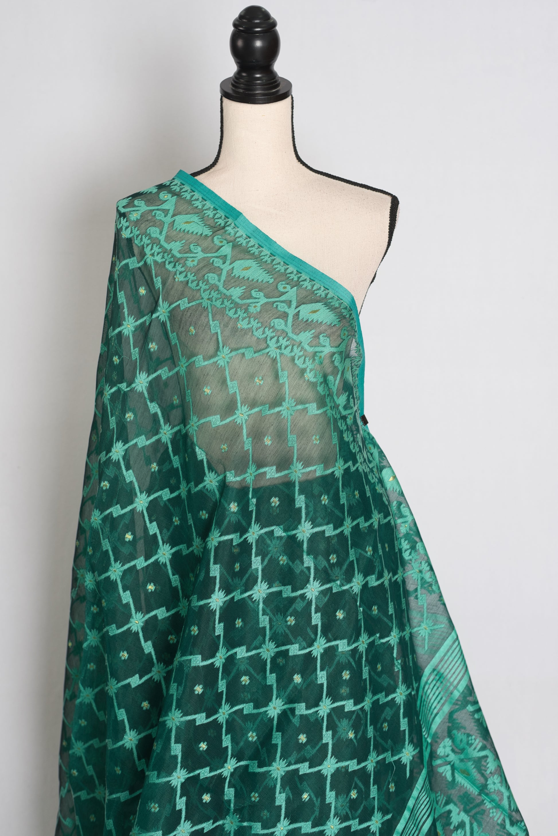 Siya : Emerald Green Soft Blended Cotton Jamdani Saree image 3