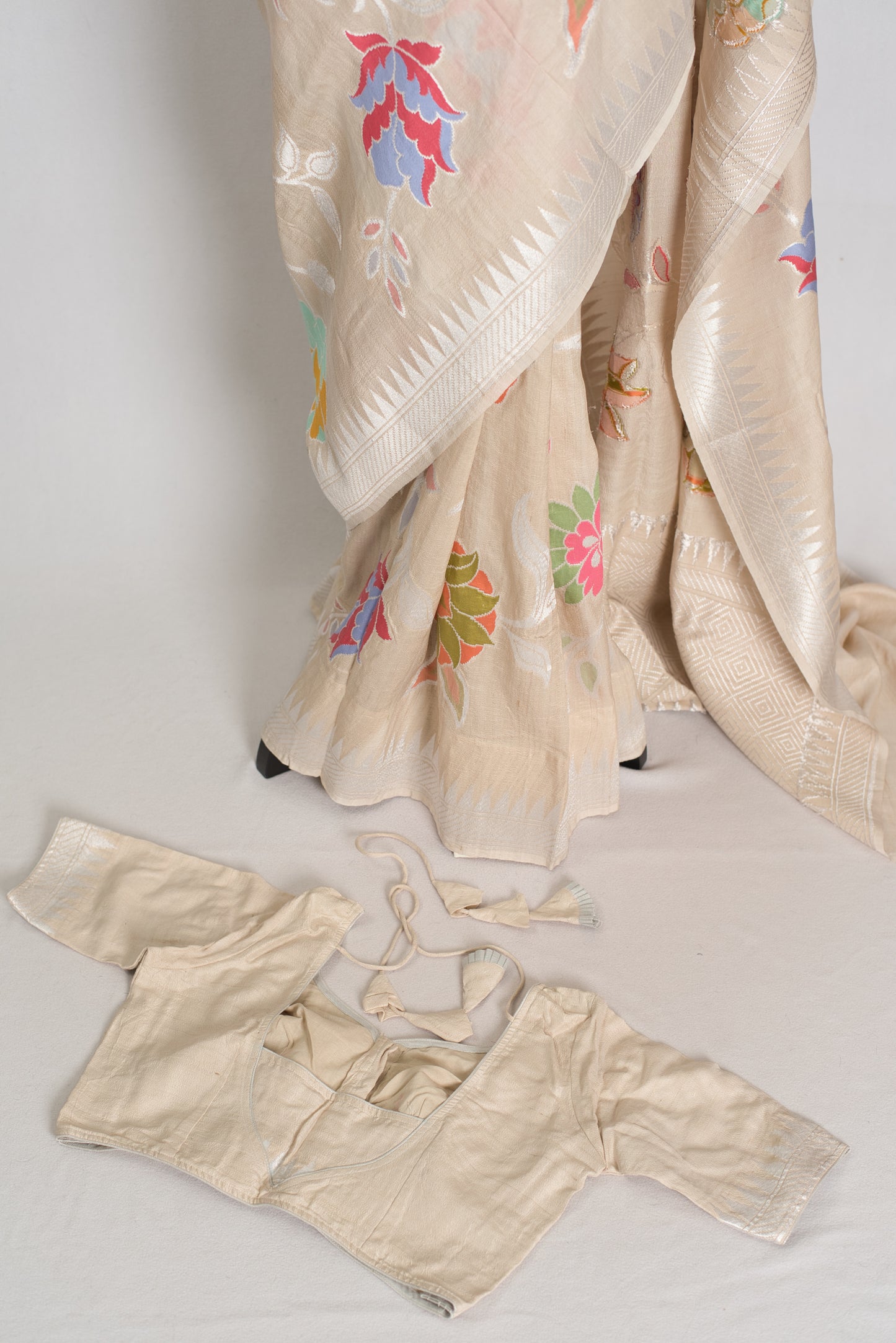 Naaz : Beige Tussar Georgette Banarasi Saree with 38 Size Stitched Blouse image 2