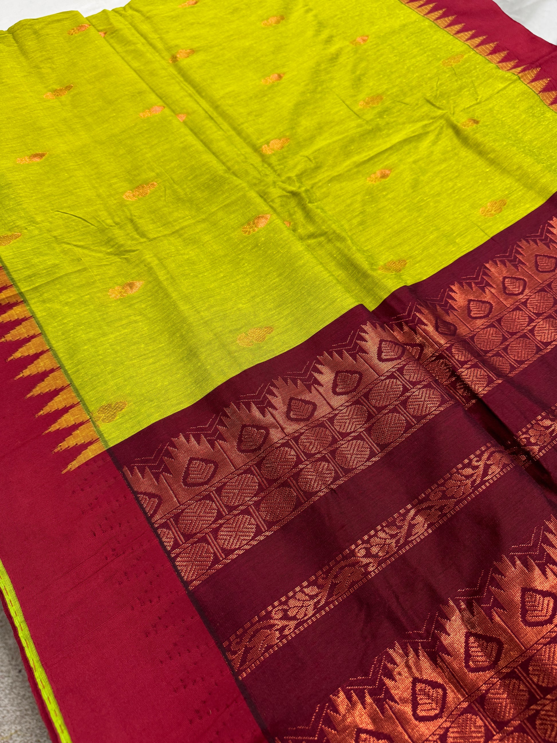 Jaya : Blended Cotton Gadwal Saree in Parrot Green and Red image 3