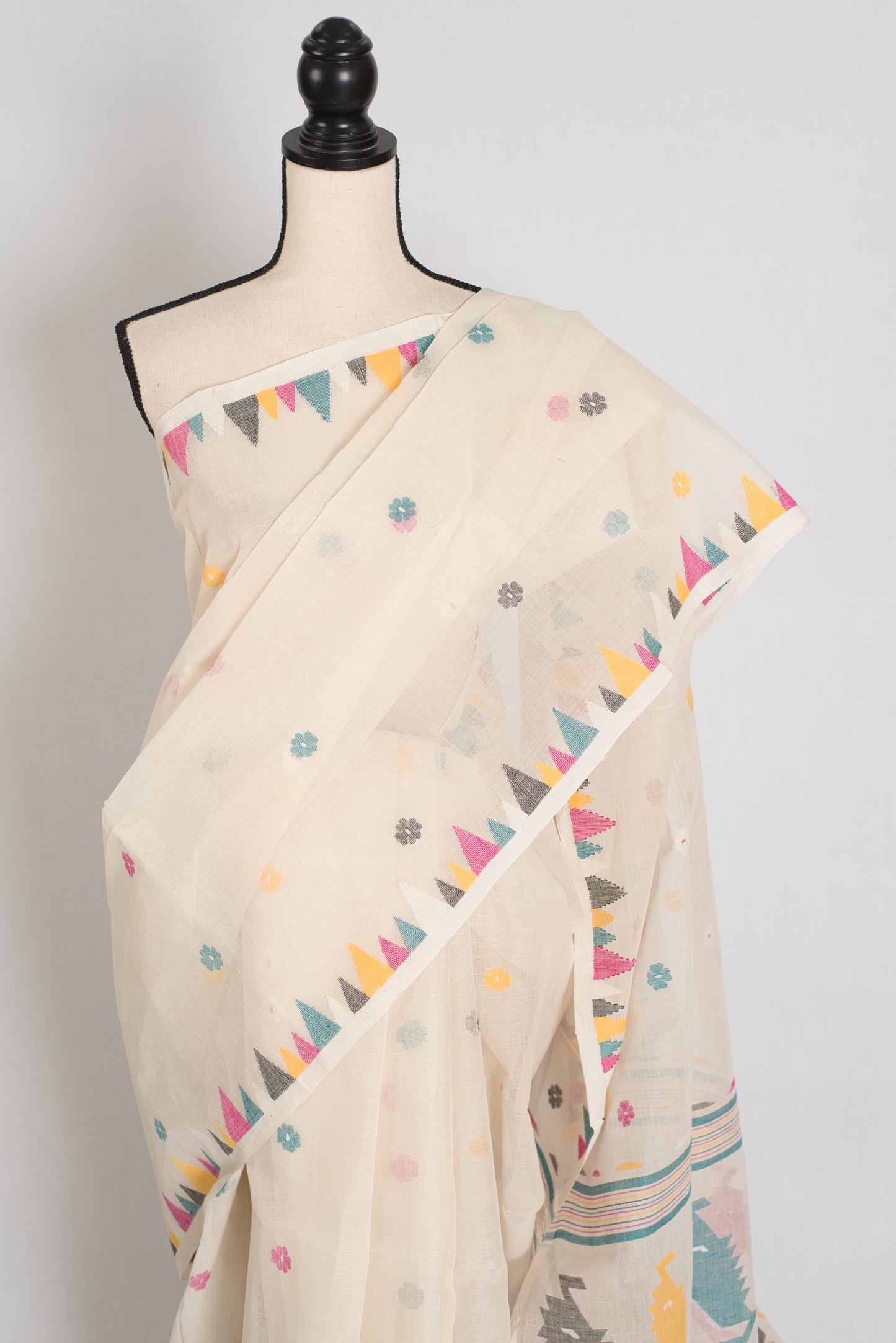 Meera | Off-White Pure Cotton Handwoven Jamdani Saree image 6
