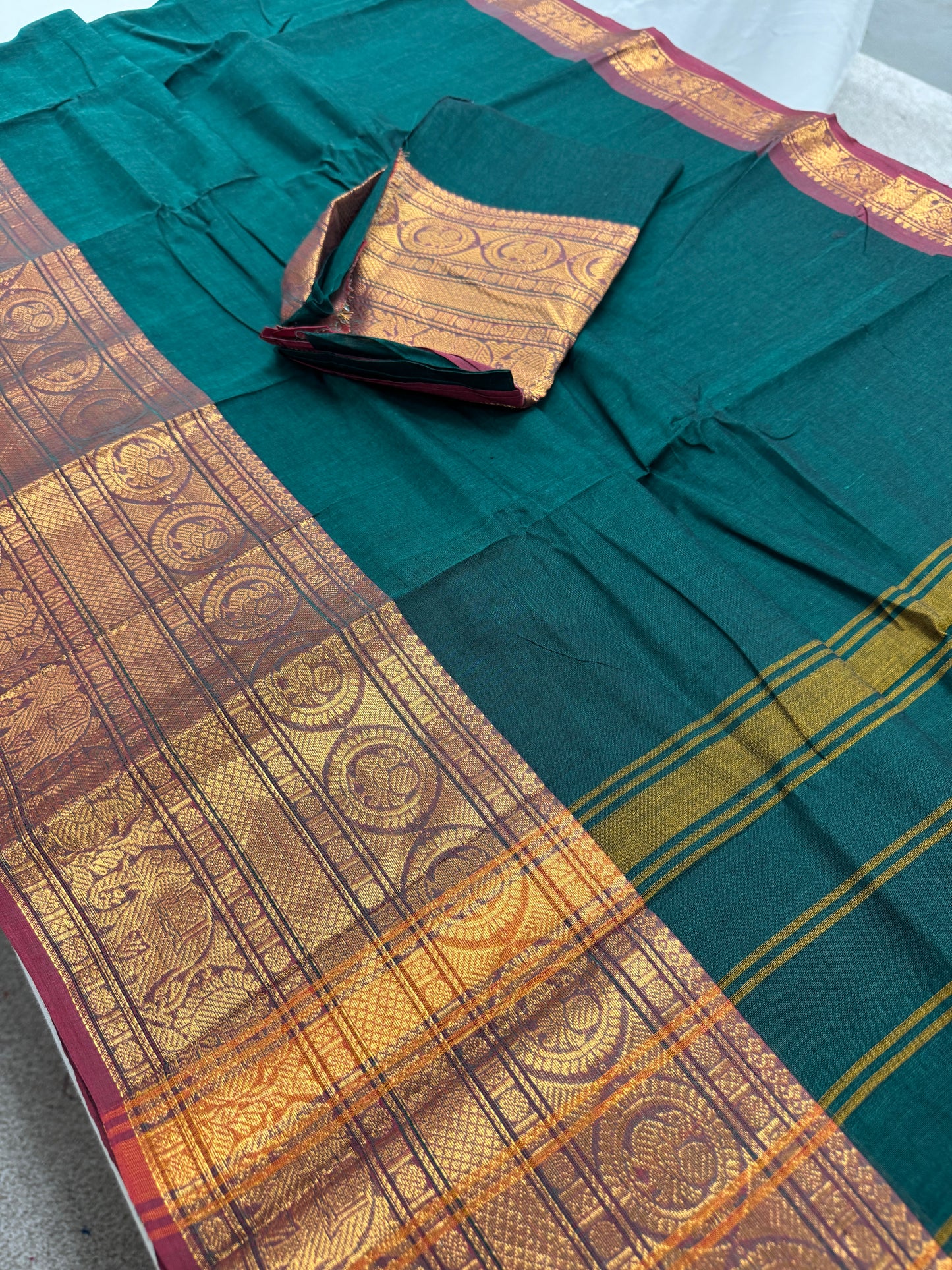 Gayetri : Handwoven Kanchi Cotton Saree in Peacock Green image 1