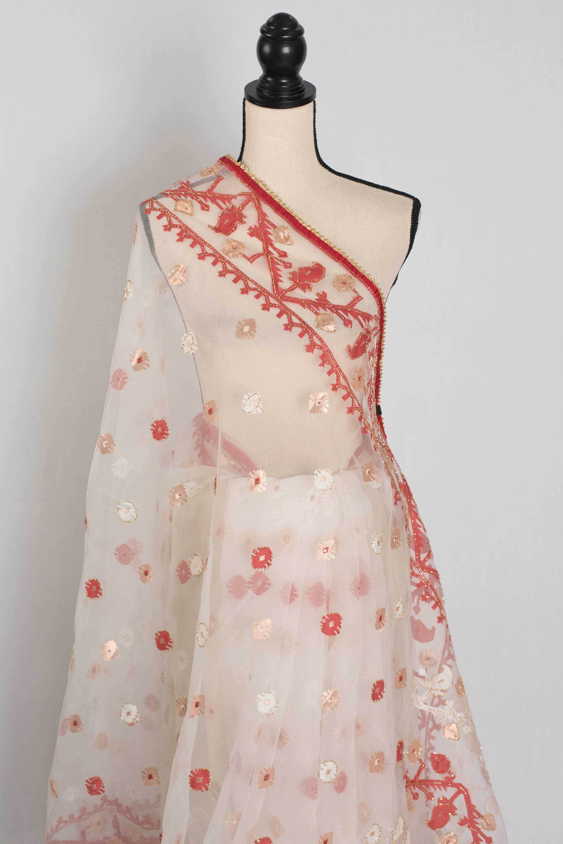 Zehra : White and Red Semi Muslin Jamdani Saree with Cut Dana Hand Embroidery image 4