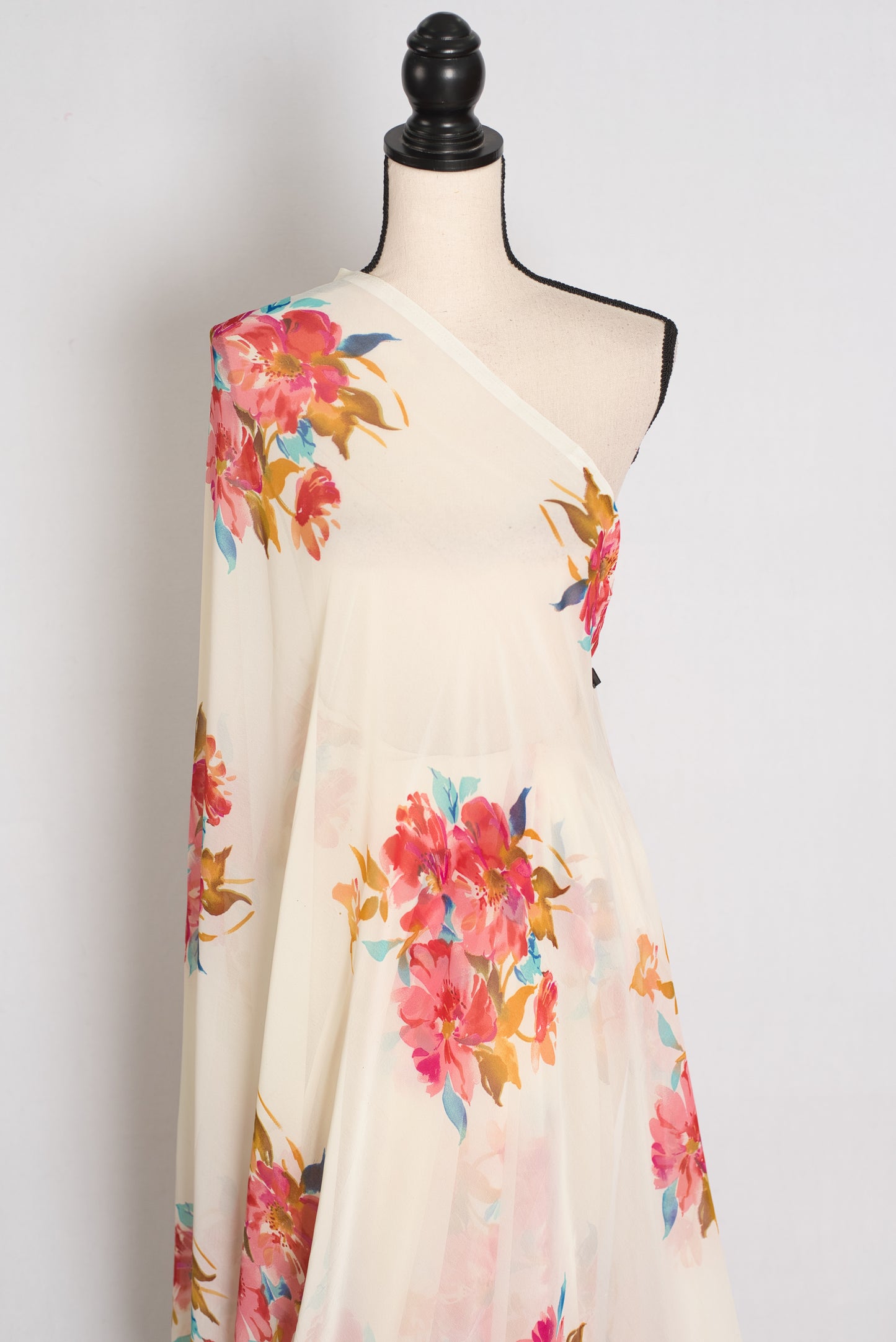 Liza : Cream and Red Floral Printed Chiffon Georgette Saree image 4