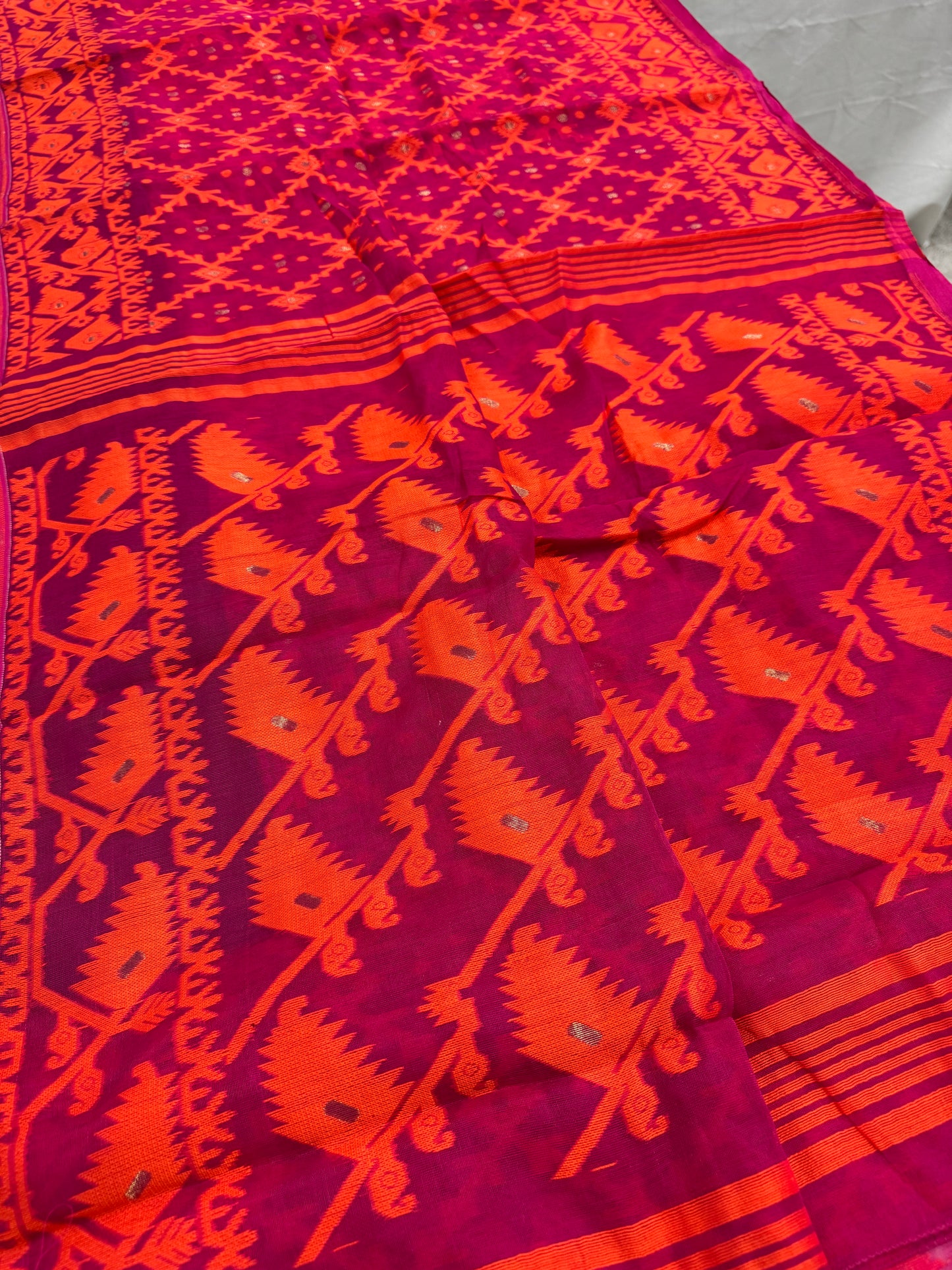 Bidisha : Dark Pink and Orange Blended Soft Cotton Jamdani Saree image 2