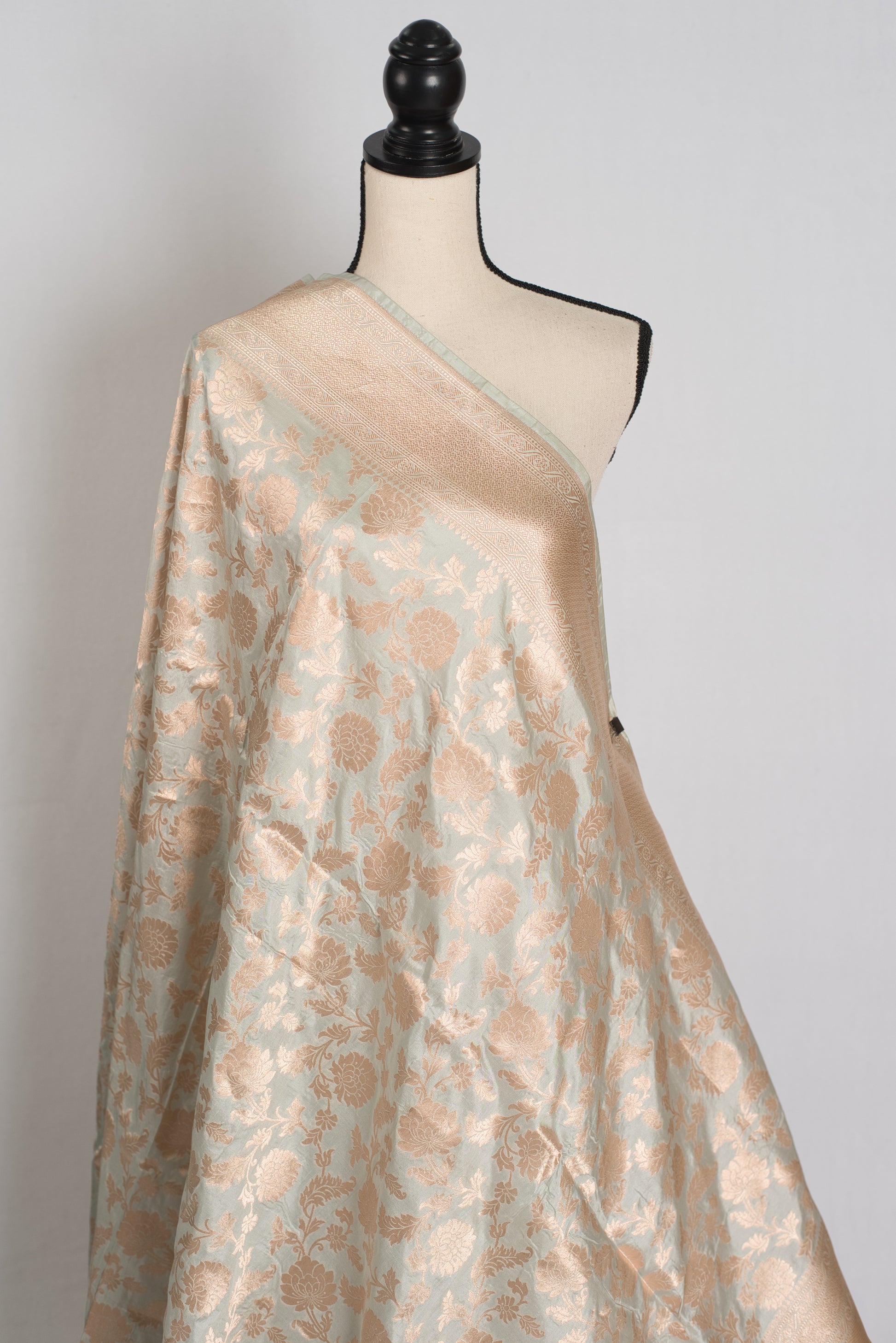 Vibhabhari : Silk Mark Certified Banarasi Saree with 38 Size Stitched Blouse image 5
