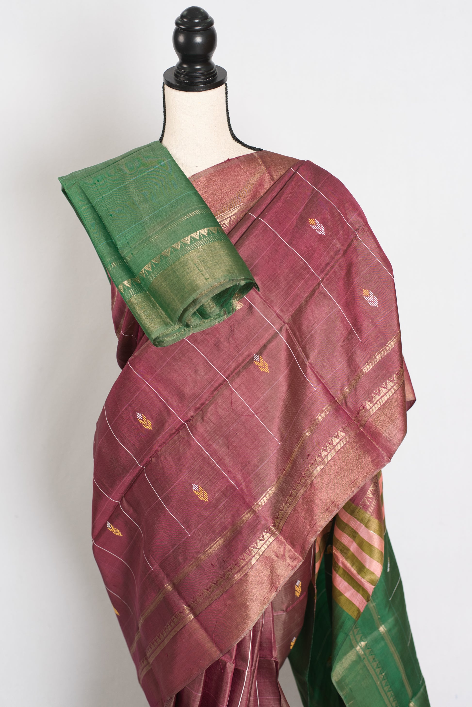 Basanti : Bishnupur Katan Silk Checks Kalakshetra Saree in Brown and Green image 2