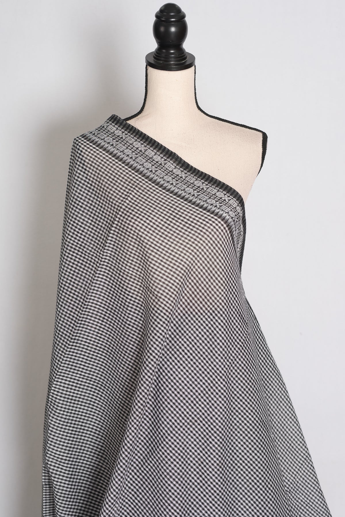 Mritika: Black and White Gamcha Checks Soft Cotton Dhaniakhali Saree image 4
