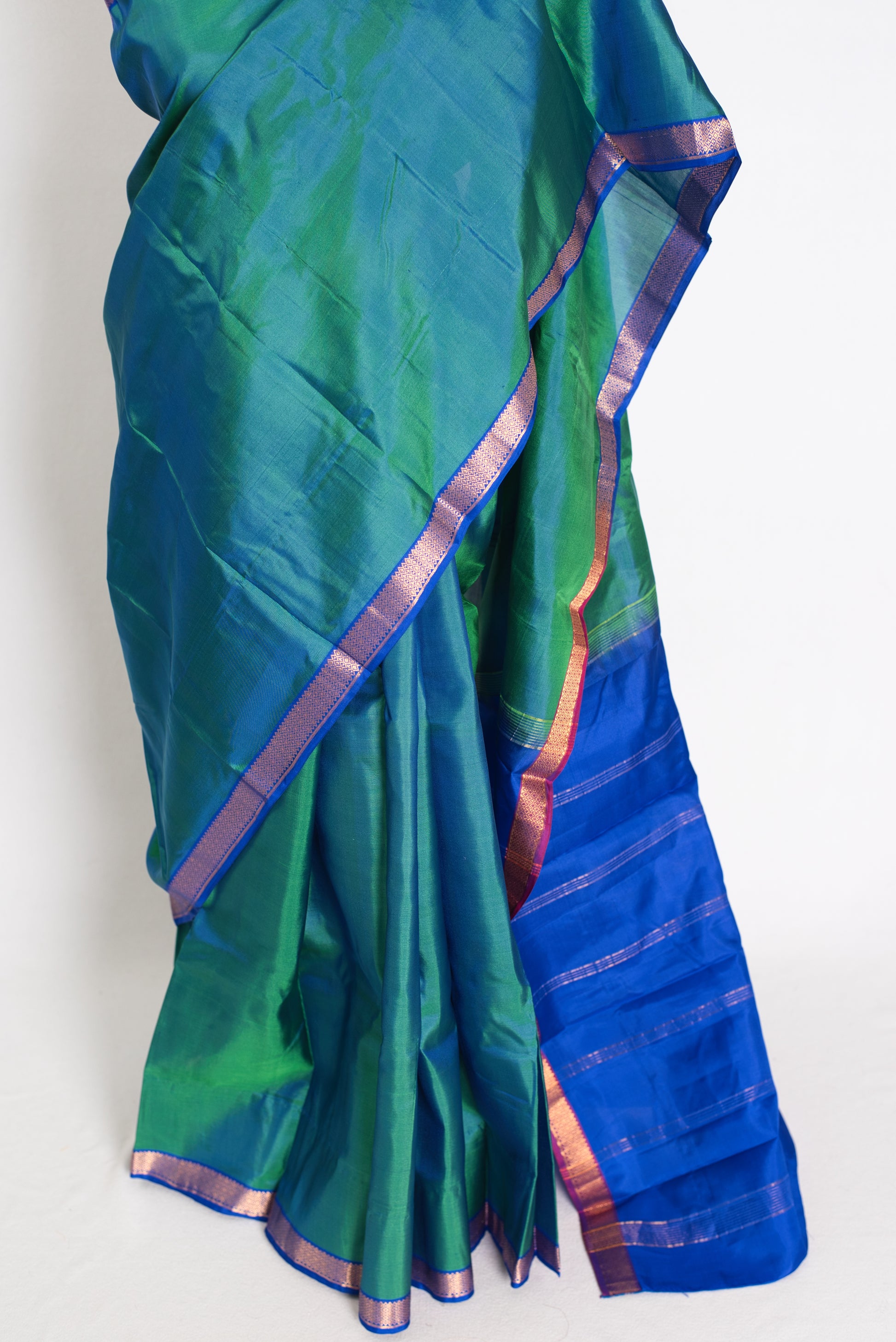 Rini: Peacock Green and Blue Kanjivaram Silk Saree with Small Gold Border image 5