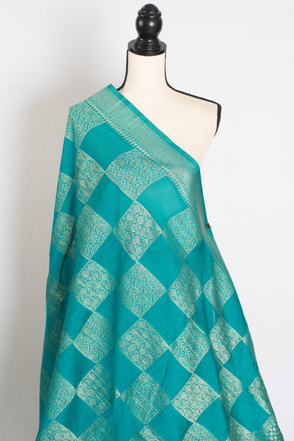 Rama : Green Semi Crepe Georgette Banarasi Saree with Designer Gold Zari Work image 4