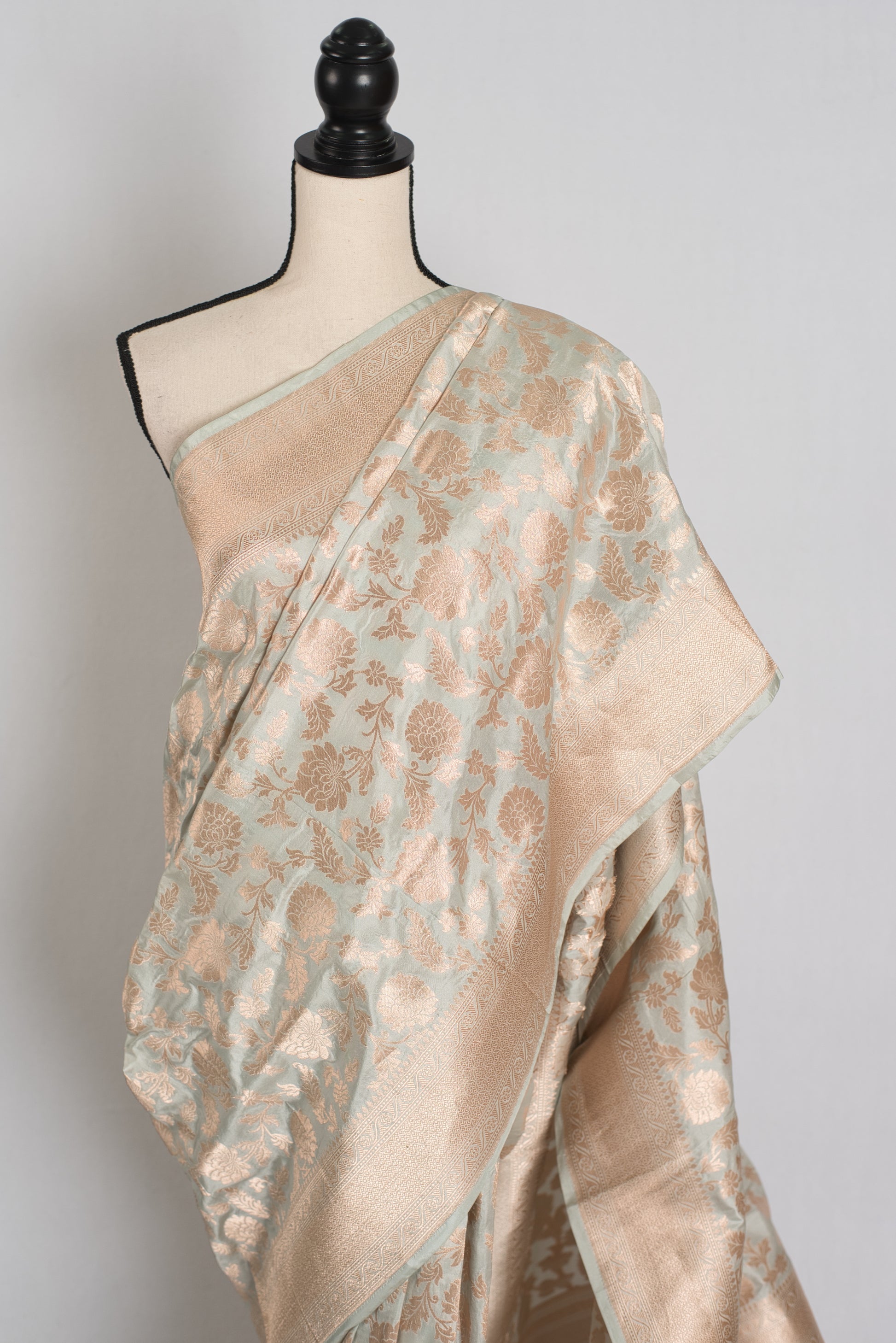 Vibhabhari : Silk Mark Certified Banarasi Saree with 38 Size Stitched Blouse image 6