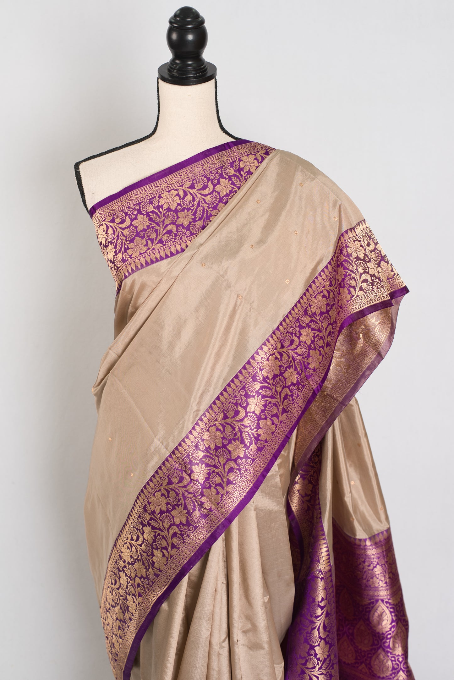 Isha : Certified Silk Banarasi Saree in Clay White and Purple image 5