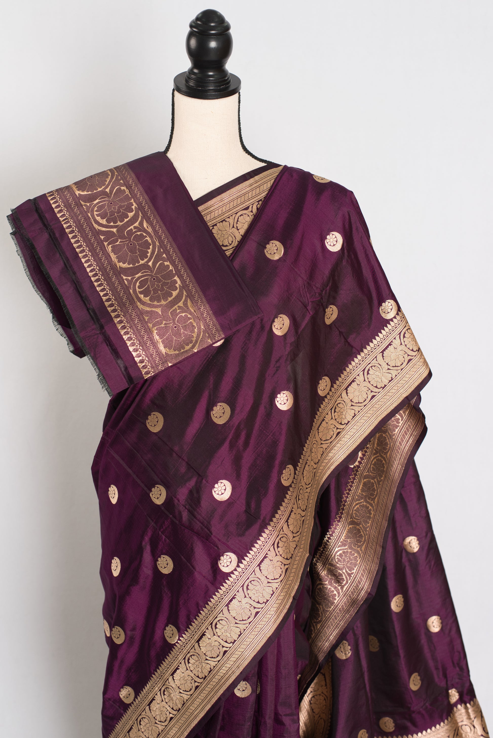 Zareen: Silk Mark Certified  Purple and Gold Bridal Banarasi Silk Saree image 2