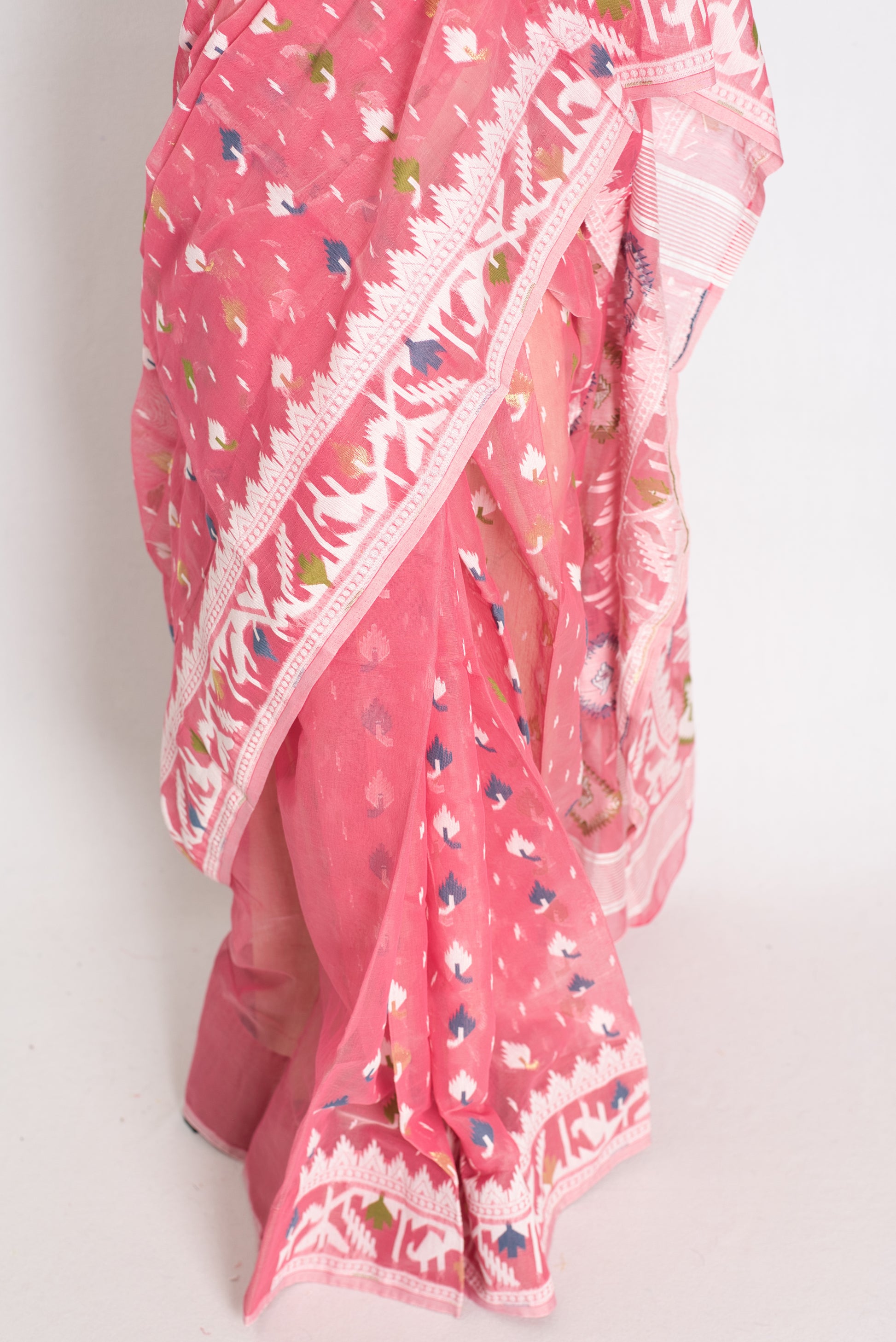 Sreya : Pink and White Blended Soft Cotton Jamdani Bengali Saree image 4