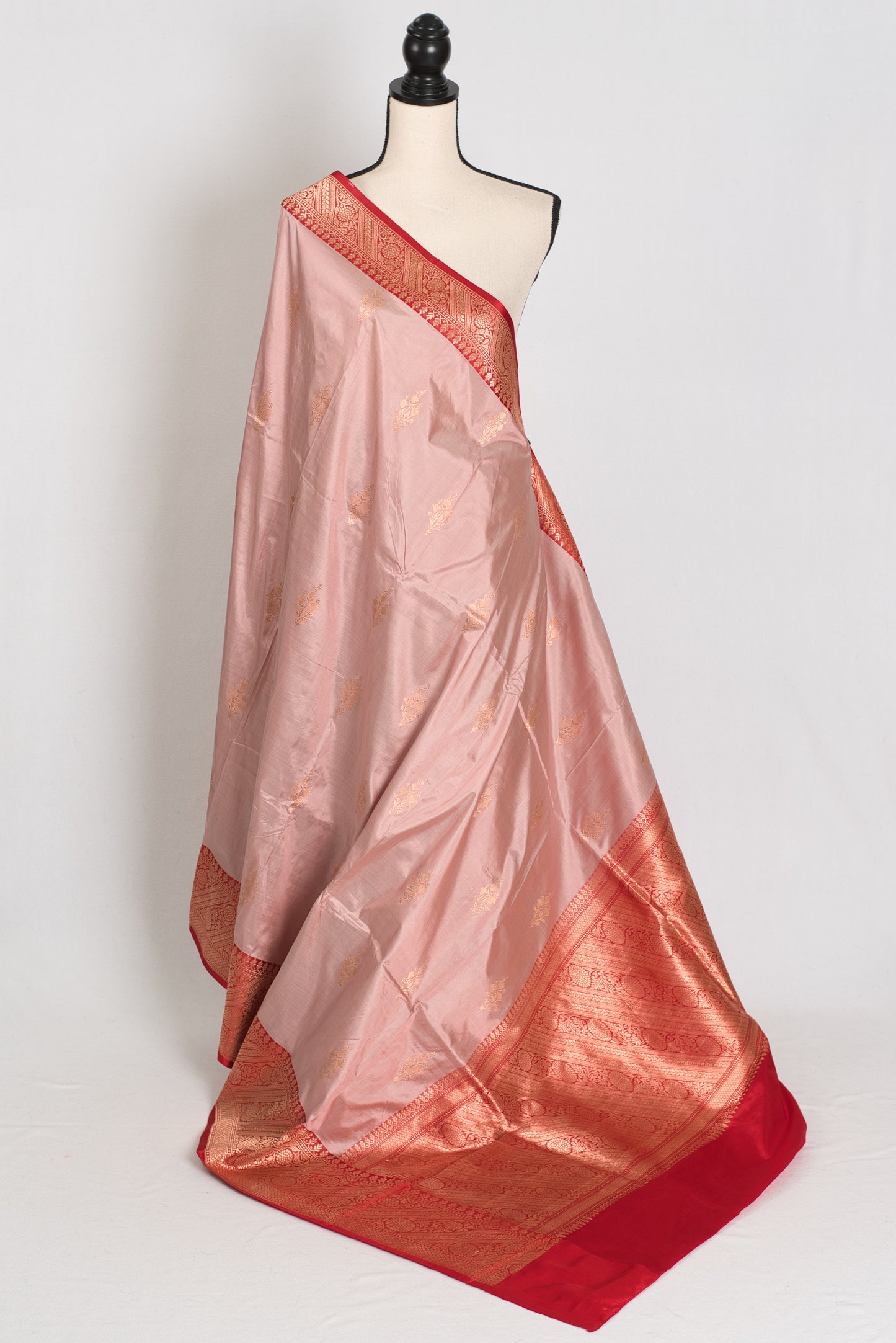 Bidisha : Certified Silk Banarasi Saree in English Mauve and Bright Red image 1