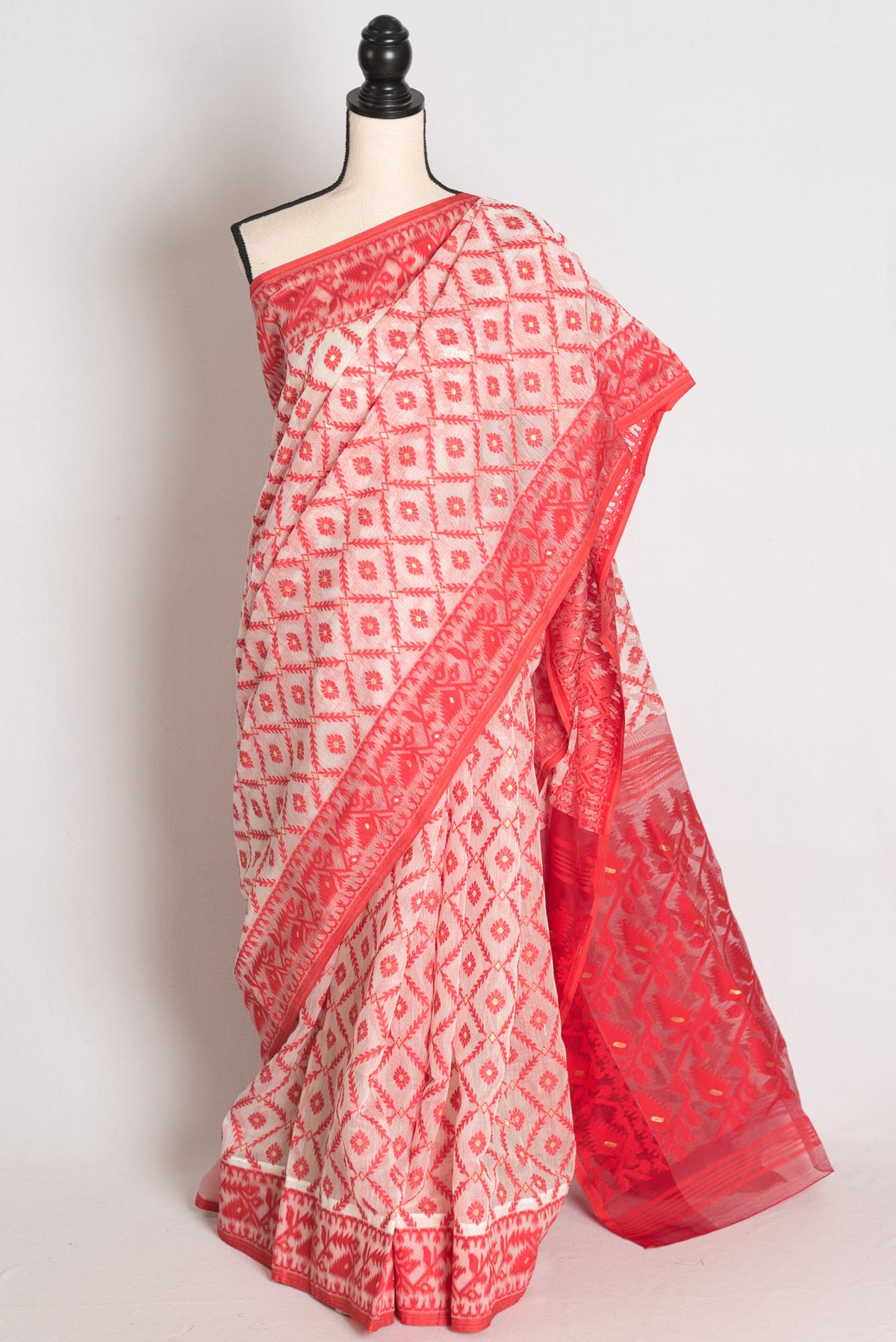 Ila : White and Red Blended Soft Cotton Bengali Jamdani Saree image 0