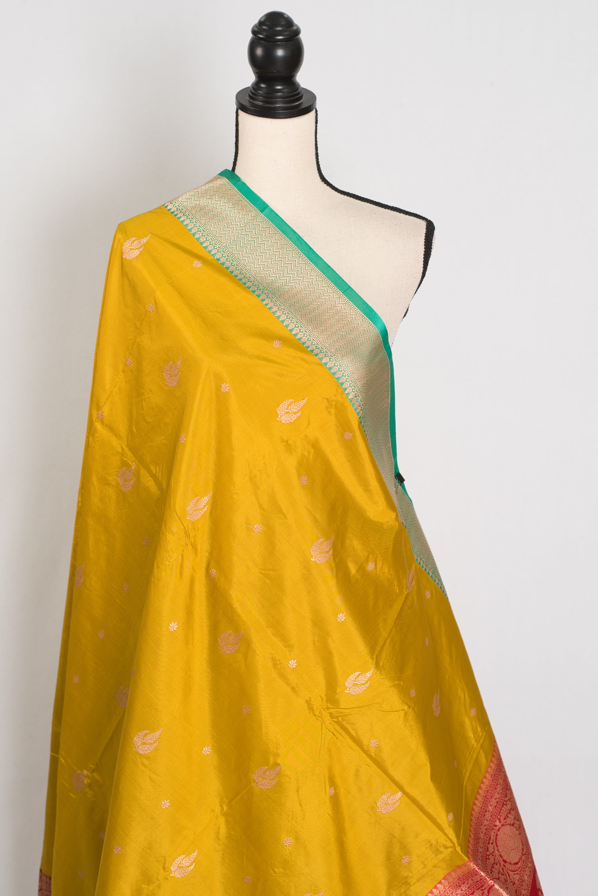 Sunayna | Yellow Pure Katan Silk Banarasi Saree | Ganga Jamuna Border image 4