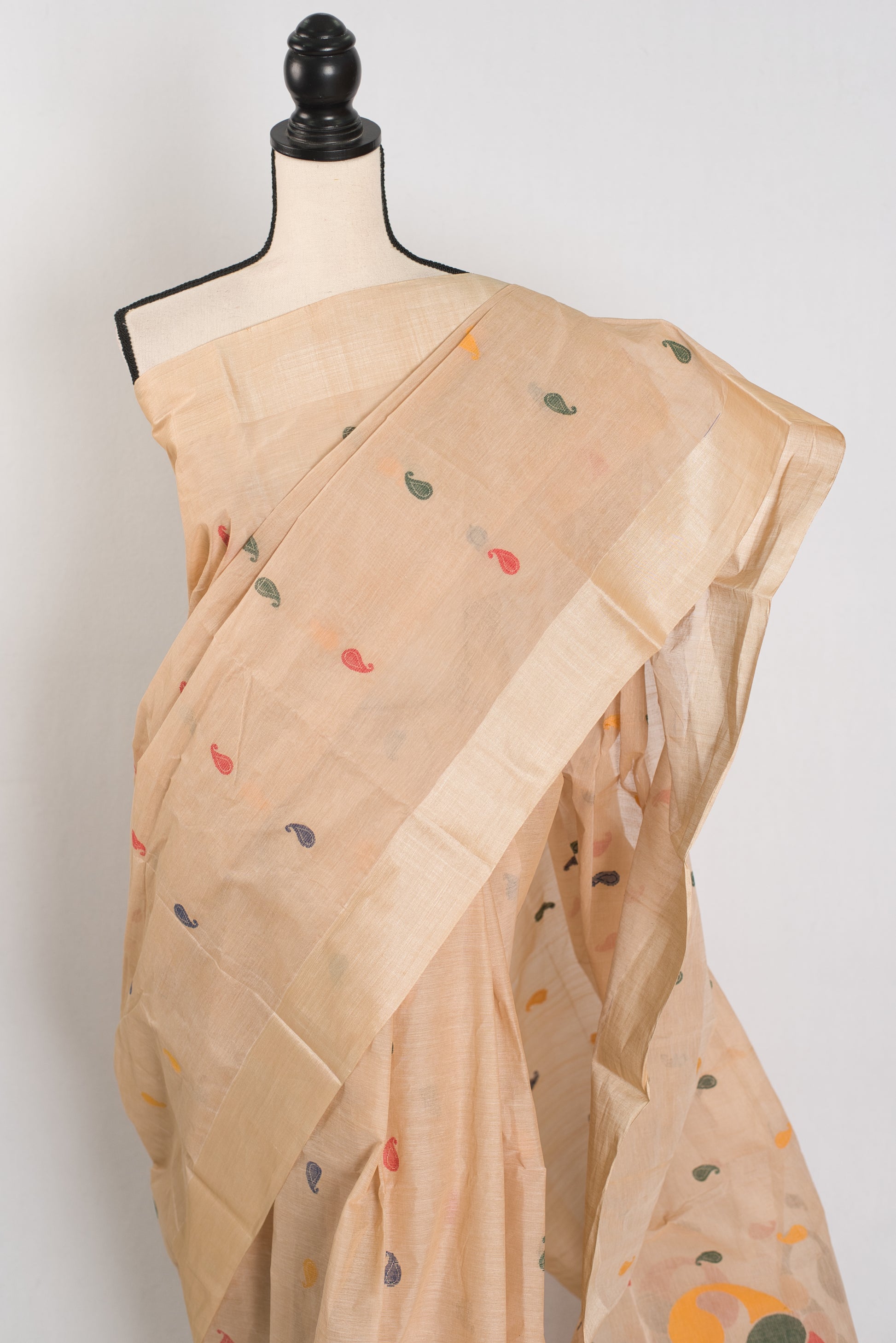 Sandhya | Handwoven Bengal Cotton Jamdani Saree with Tussar Silk Border image 5