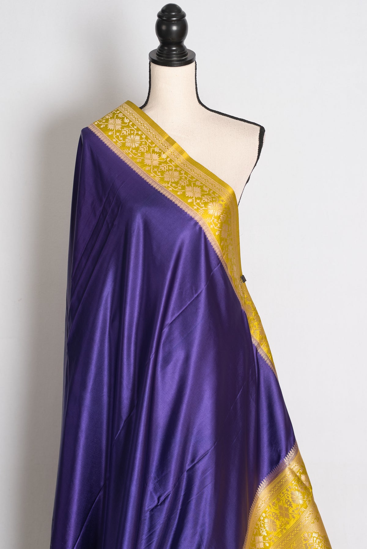 Shruti: Purple and Green Semi Mashru Valkalam Banarasi Saree with 38 Size Blouse image 6