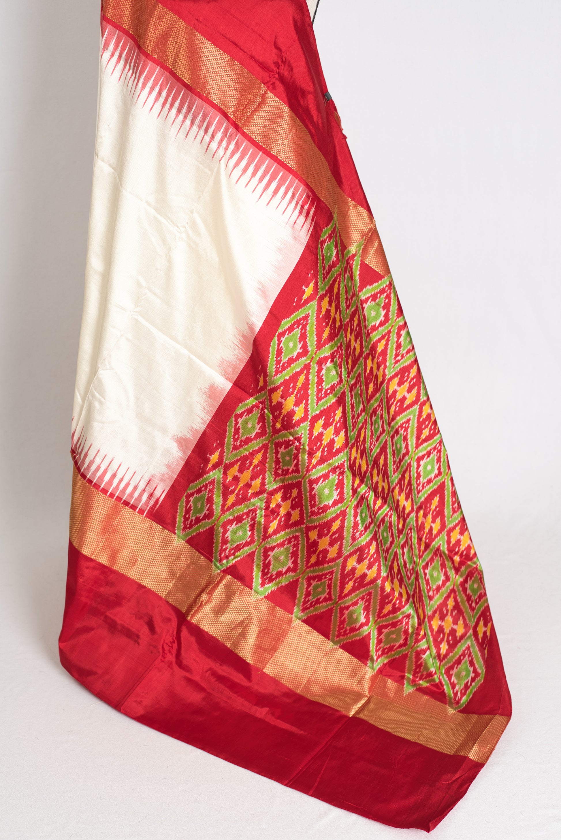 Dyuti : Silk Mark Certified Double Weaving Patola Ikkat Saree in Cream and Red image 3