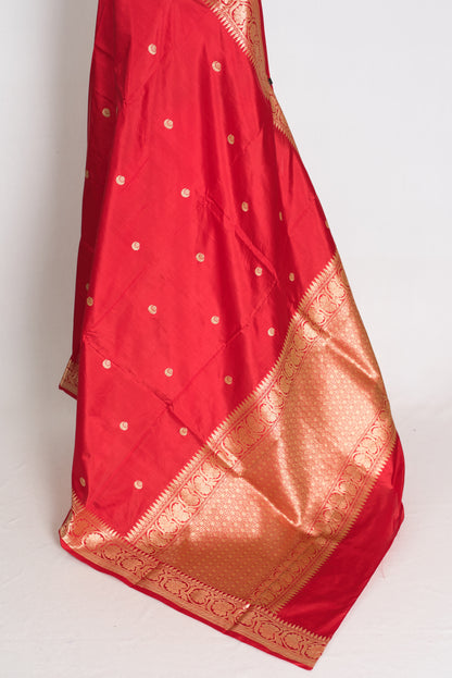 Naina : Crimson Red and Gold Pure Banarasi Silk Saree with Chand Sitara Booti image 3