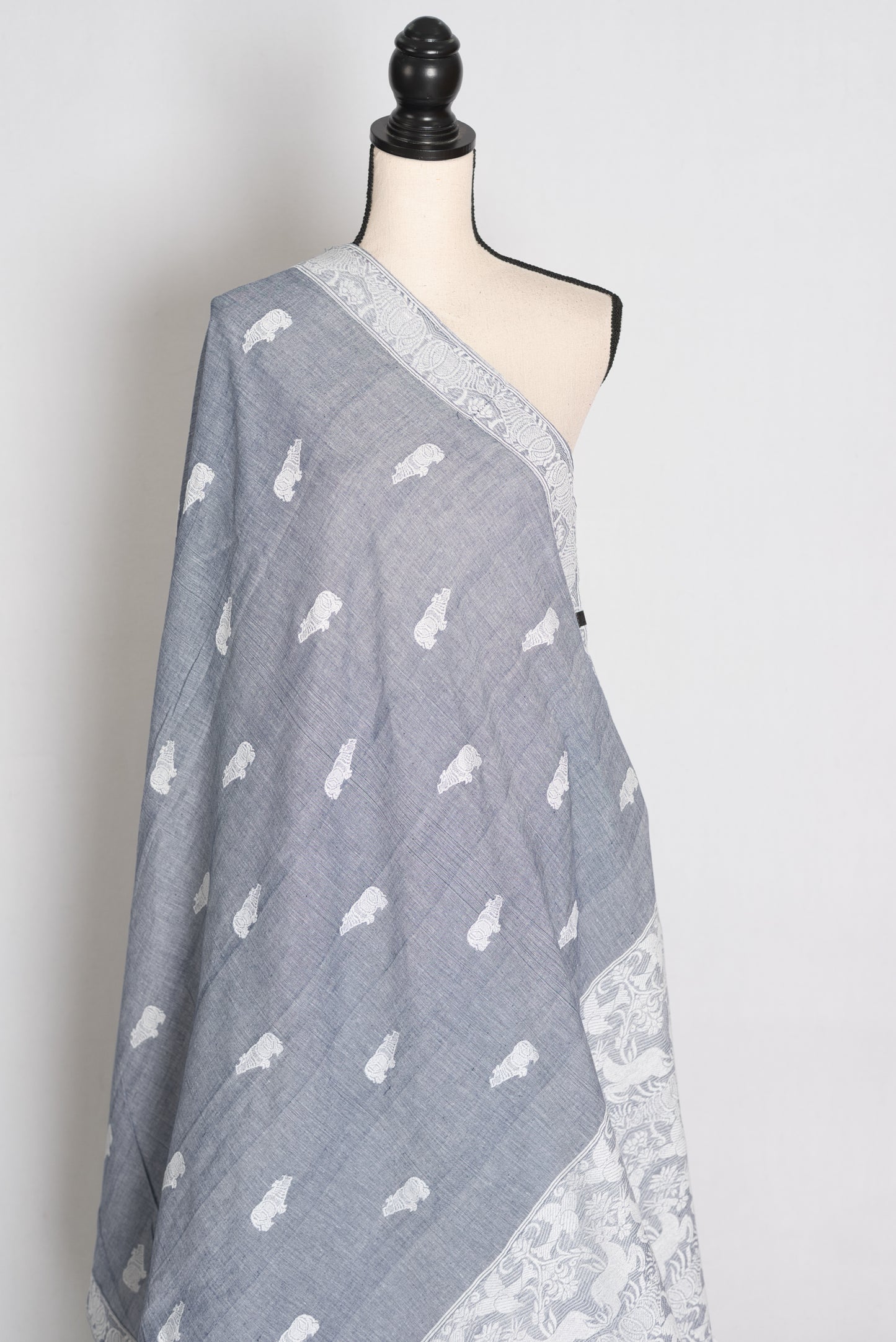 Pronoti : Steel Grey Kaziranga Soft Pure Cotton Assamese Handloom Saree image 4