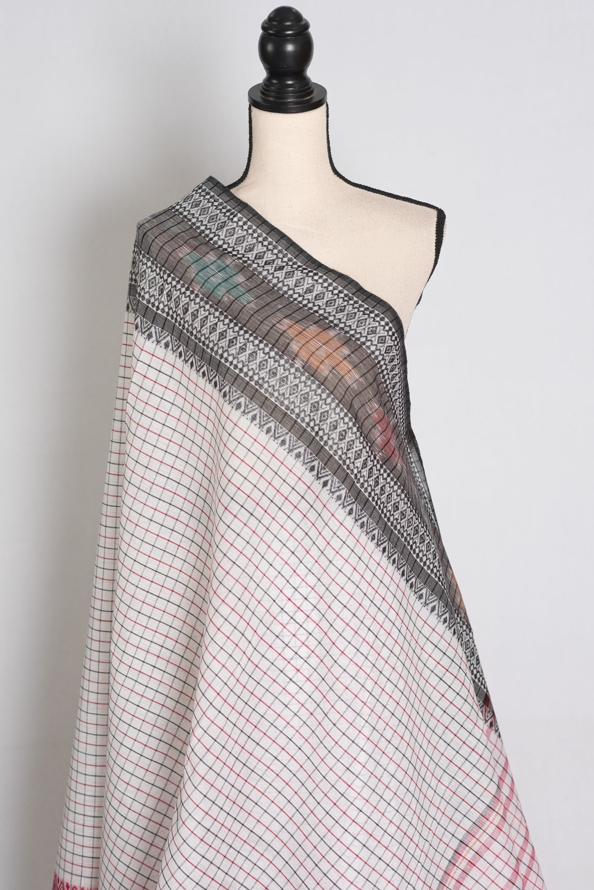 Mitra: Dhaniakhali Soft Cotton Bengali Saree with Ganga Jamuna Border image 3