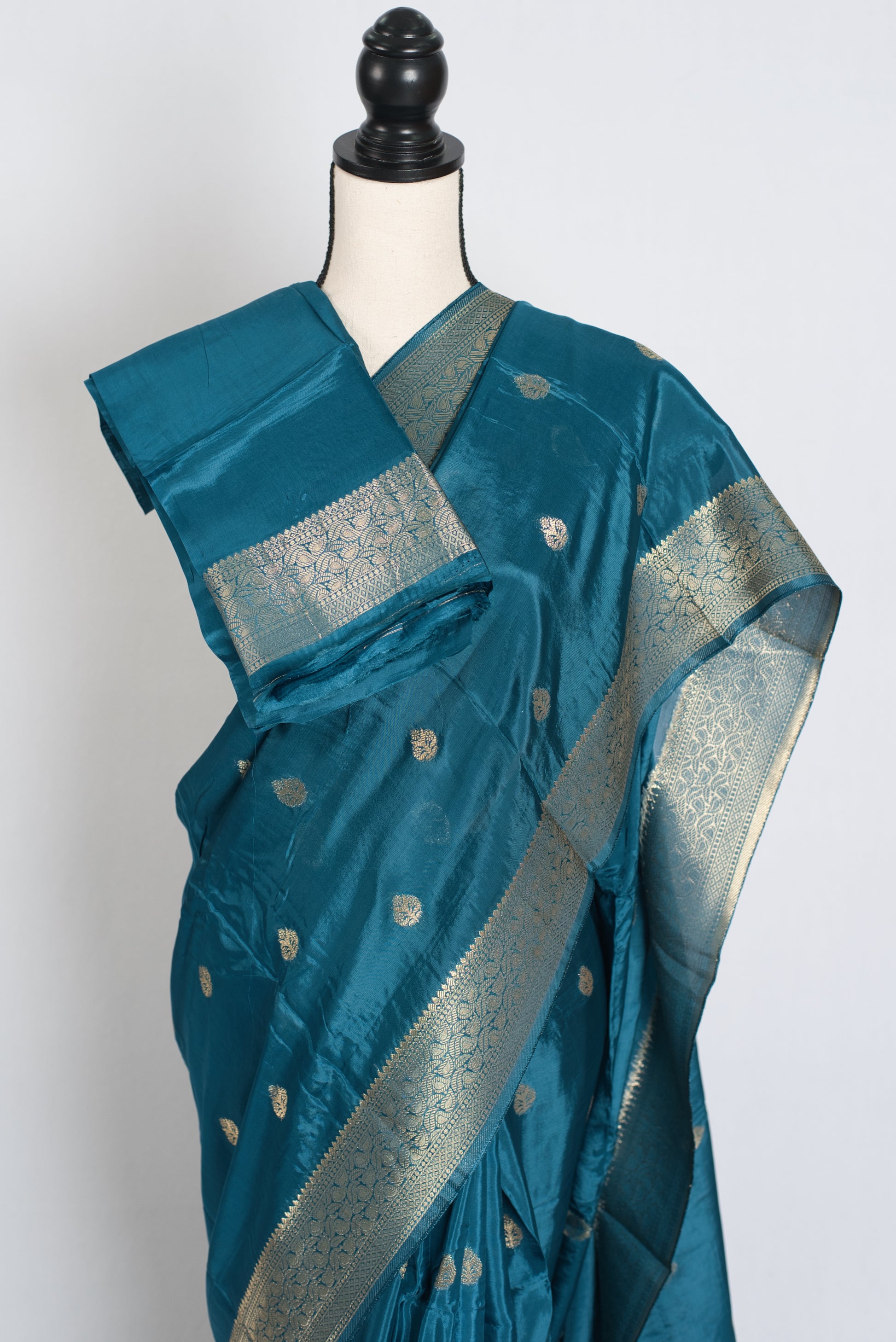 Nisha : Lightweight Semi Crepe Banarasi Saree in Blue and Gold image 2