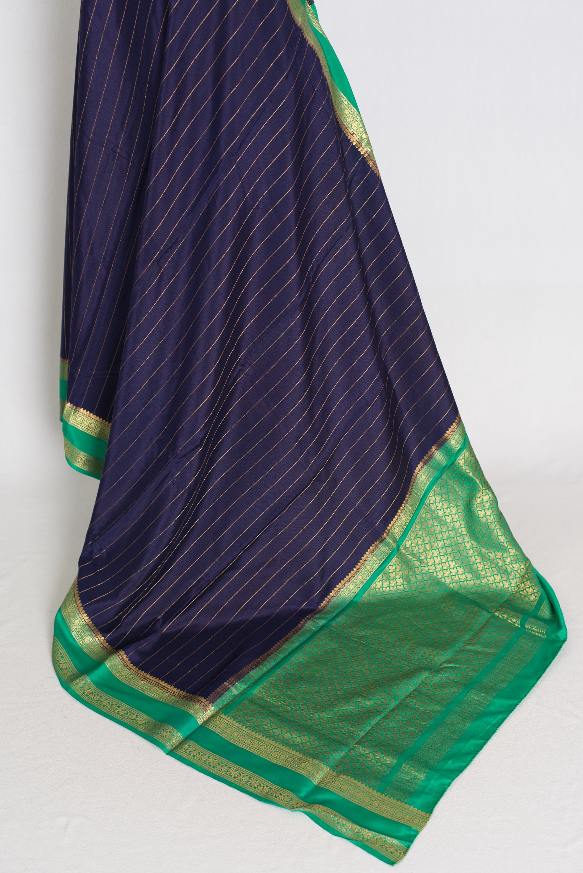 Malathi – Dark Blue and Green Pure Mysore Crepe Silk Saree | Silk Mark Certified image 4