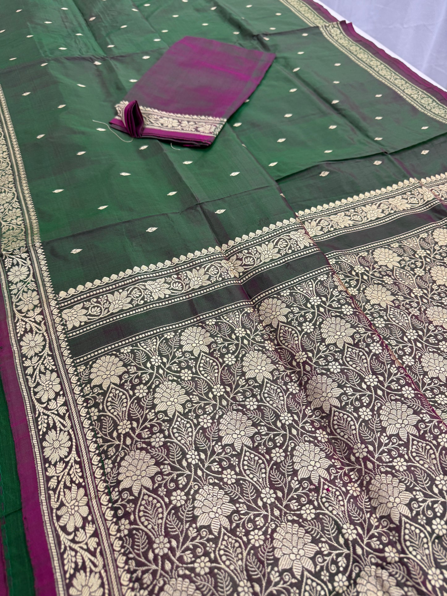 Mehendi Muse : Silk Mark Certified Lightweight Banarasi Saree image 2