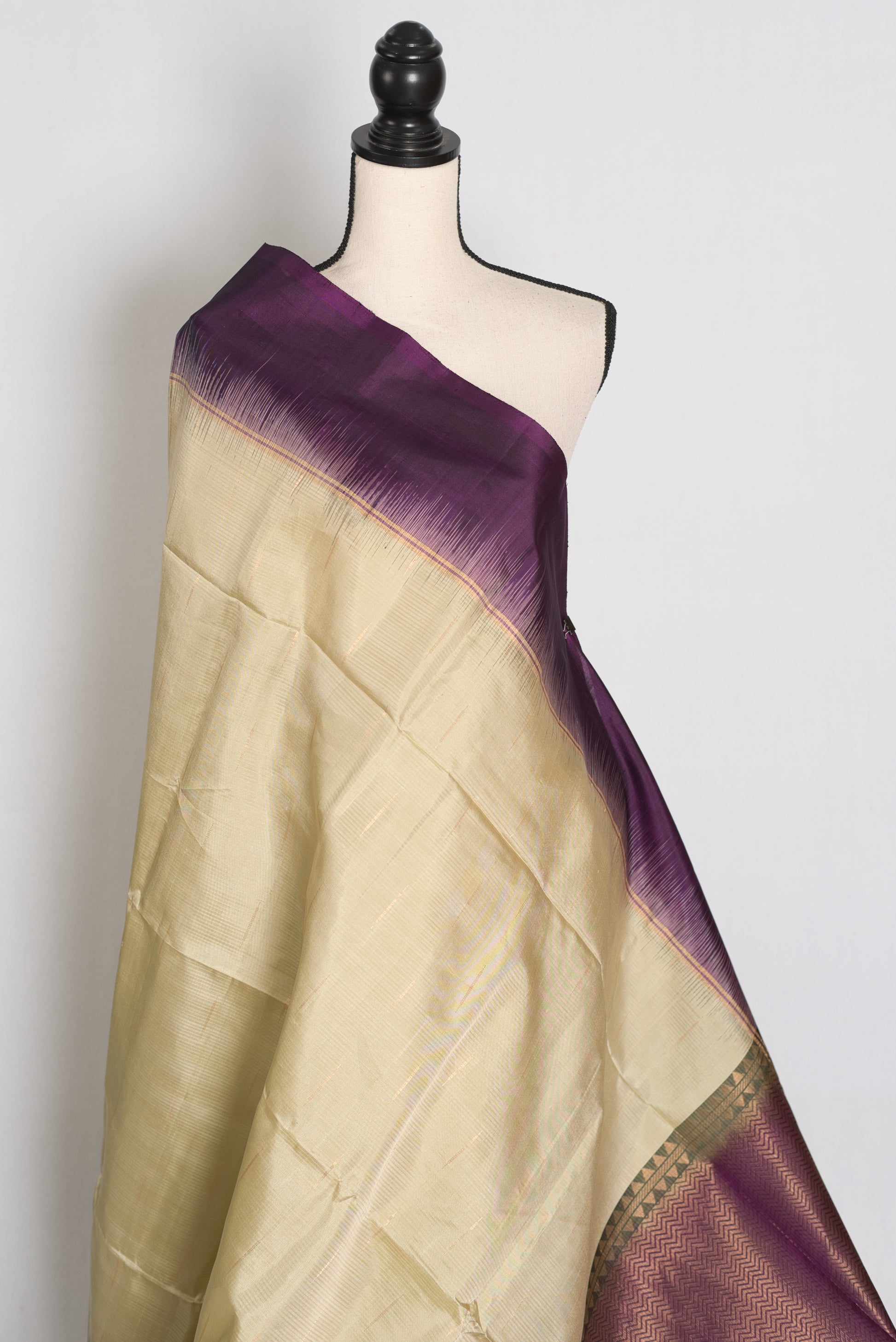 Lata : Clayish Brown and Deep Purple Lightweight Kanjivaram Silk Saree image 4