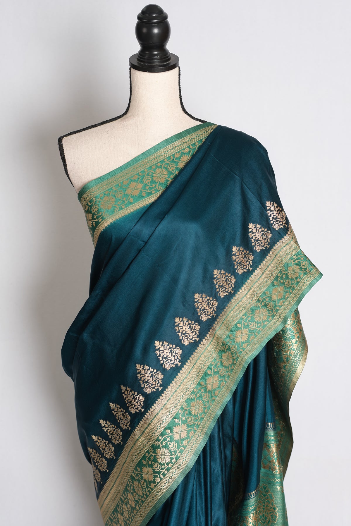 Aarna: Blue Semi Mashru Valkalam Banarasi Silk Saree with 40 Size Blouse image 4