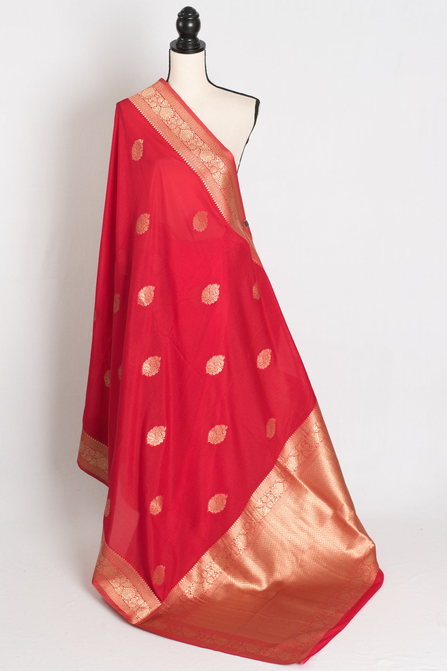 Zareen : Semi Crepe Silk Budget Friendly Banarasi Saree in Red and Gold image 5