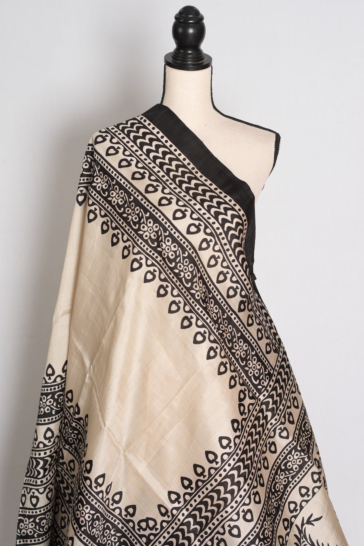 Nandini | Off-White & Black 3-Ply Murshidabad Block Printed Pure Silk Saree image 5