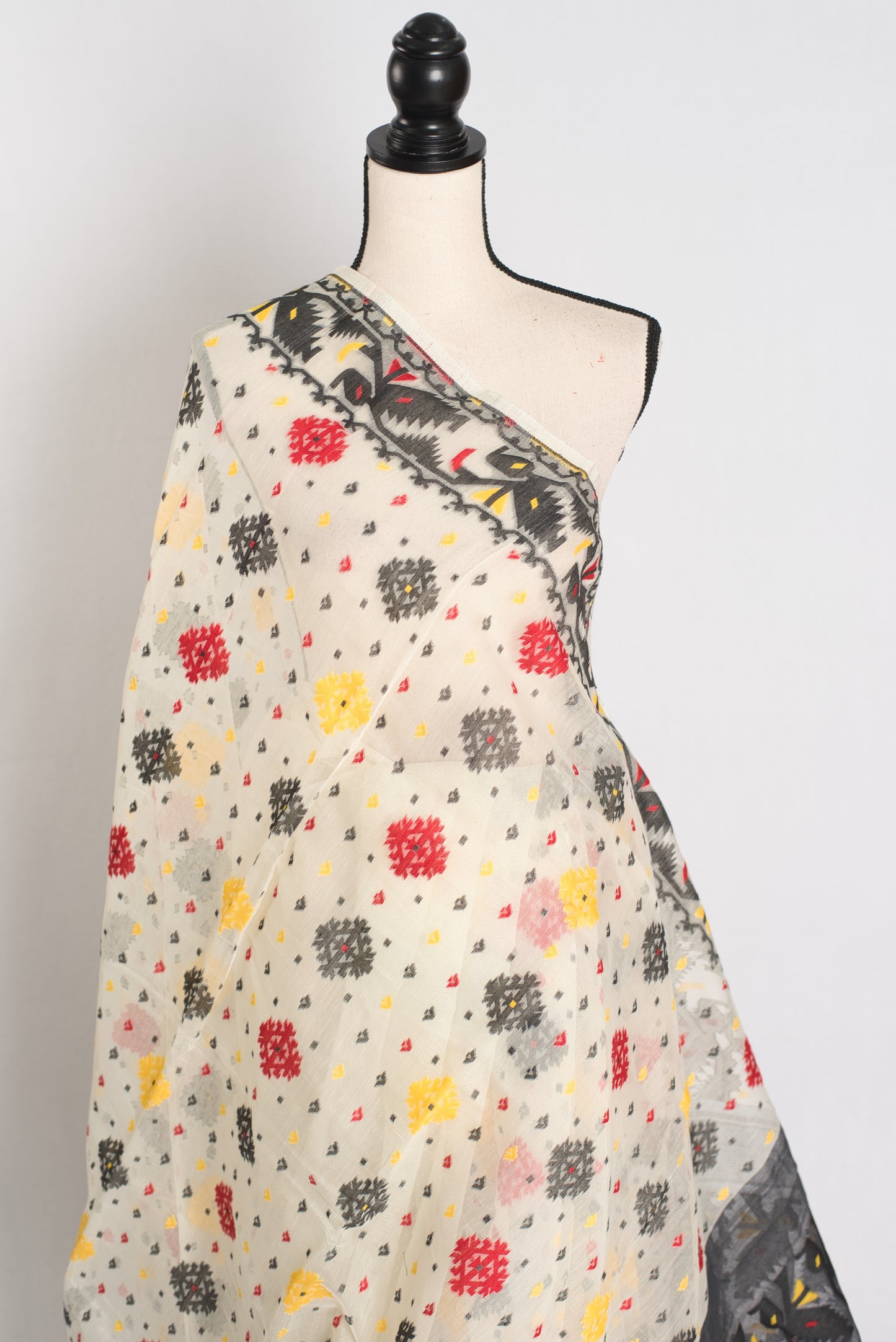 Bidisha : Off White and Black Blended Soft Cotton Jamdani Bengali Saree image 3