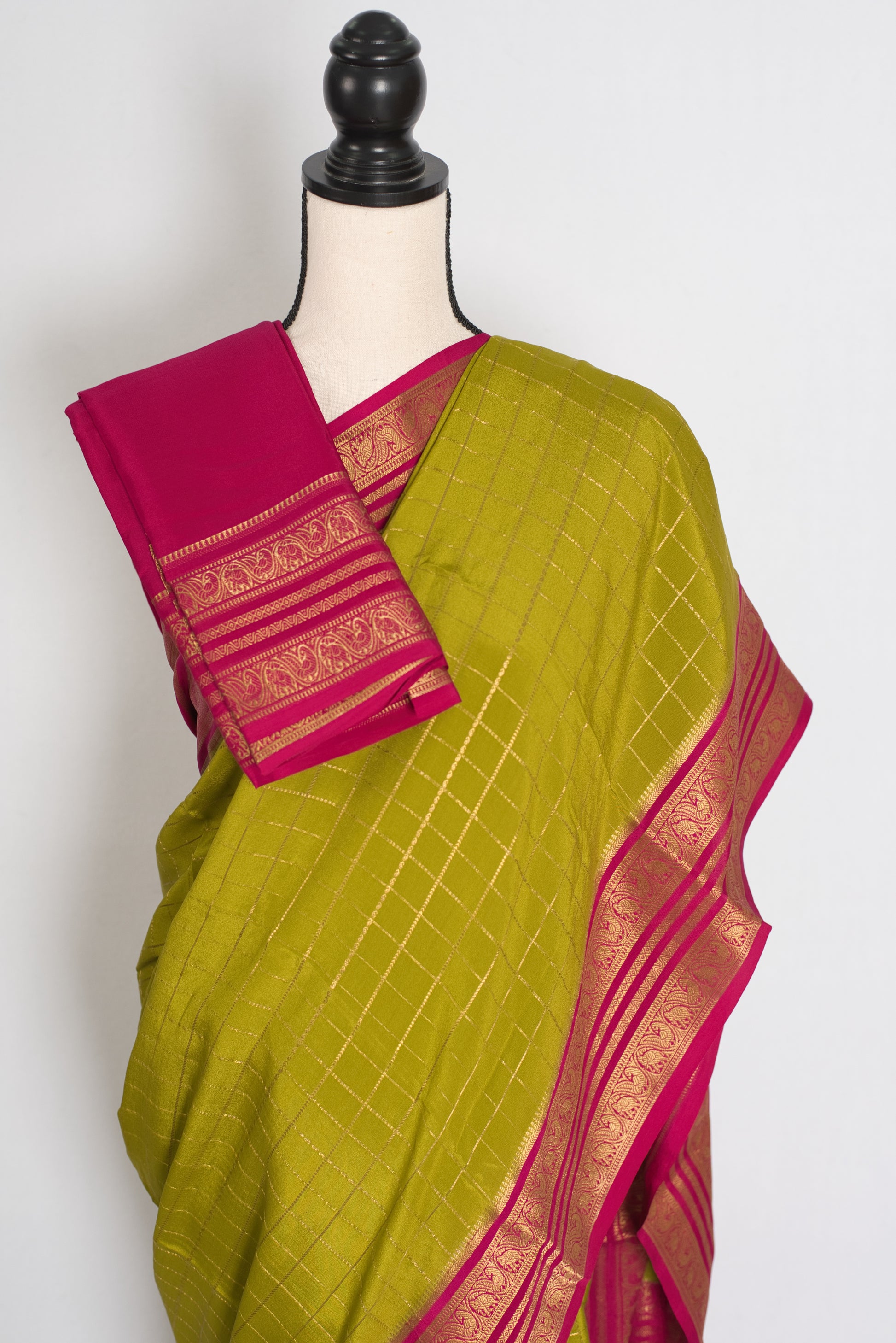 Maya – Moss Green and Dark Pink Checked Pure Mysore Silk Saree image 2