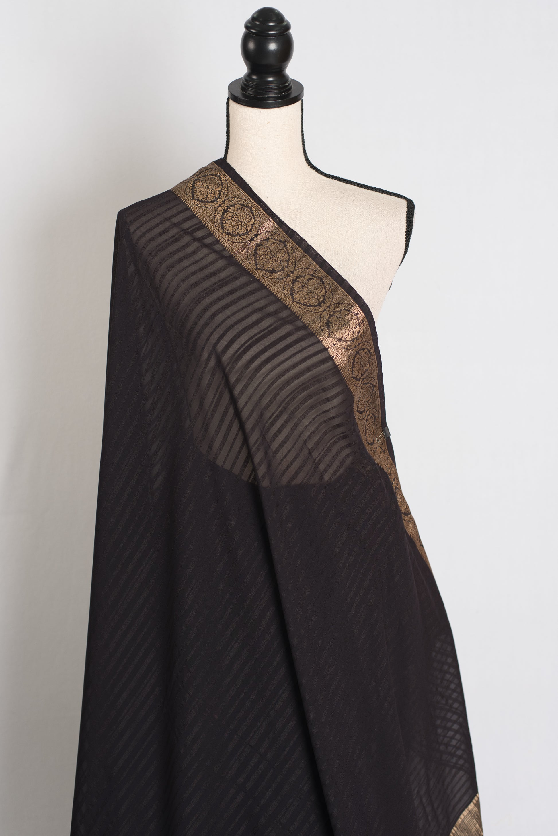 Fiza : Semi Crepe Black and Gold Banarasi Saree image 4