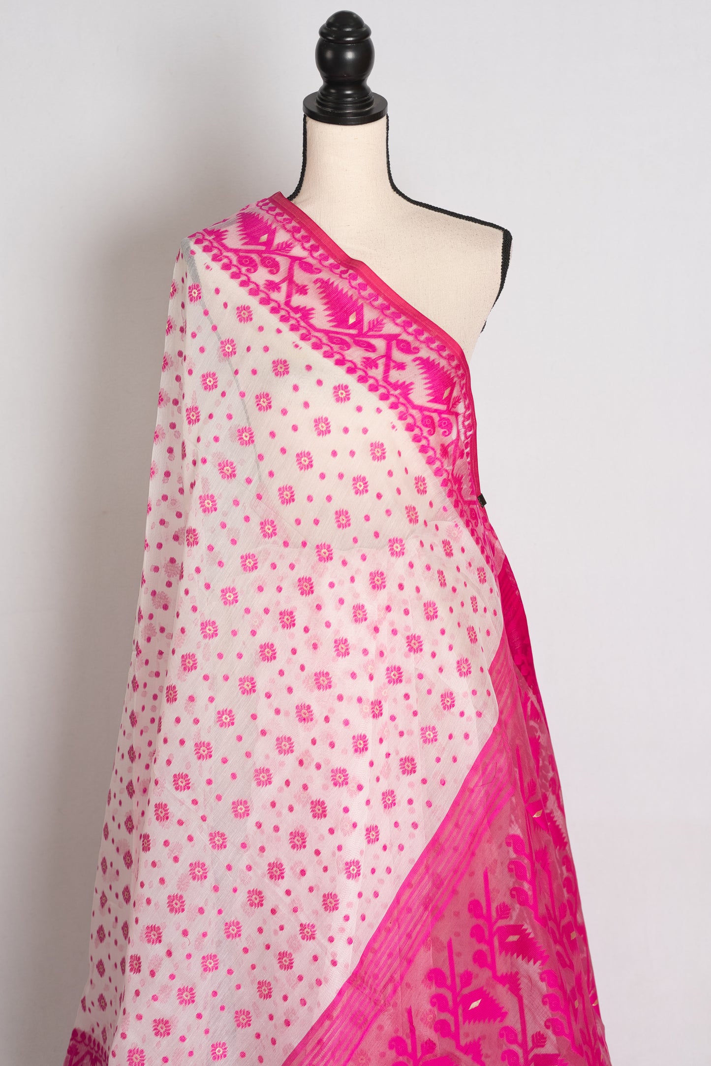 Niva : White and Pink Soft Blended Cotton Bengali Jamdani Saree image 3
