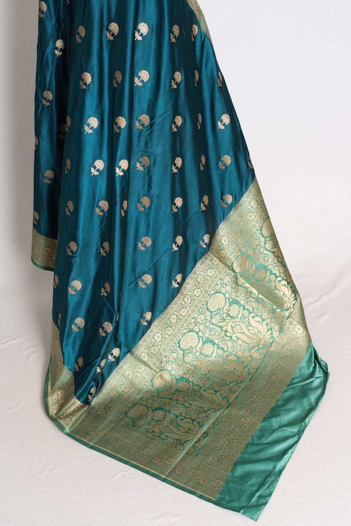 Mahi: Cobalt Blue Semi Mashru Banarasi Silk Saree image 3