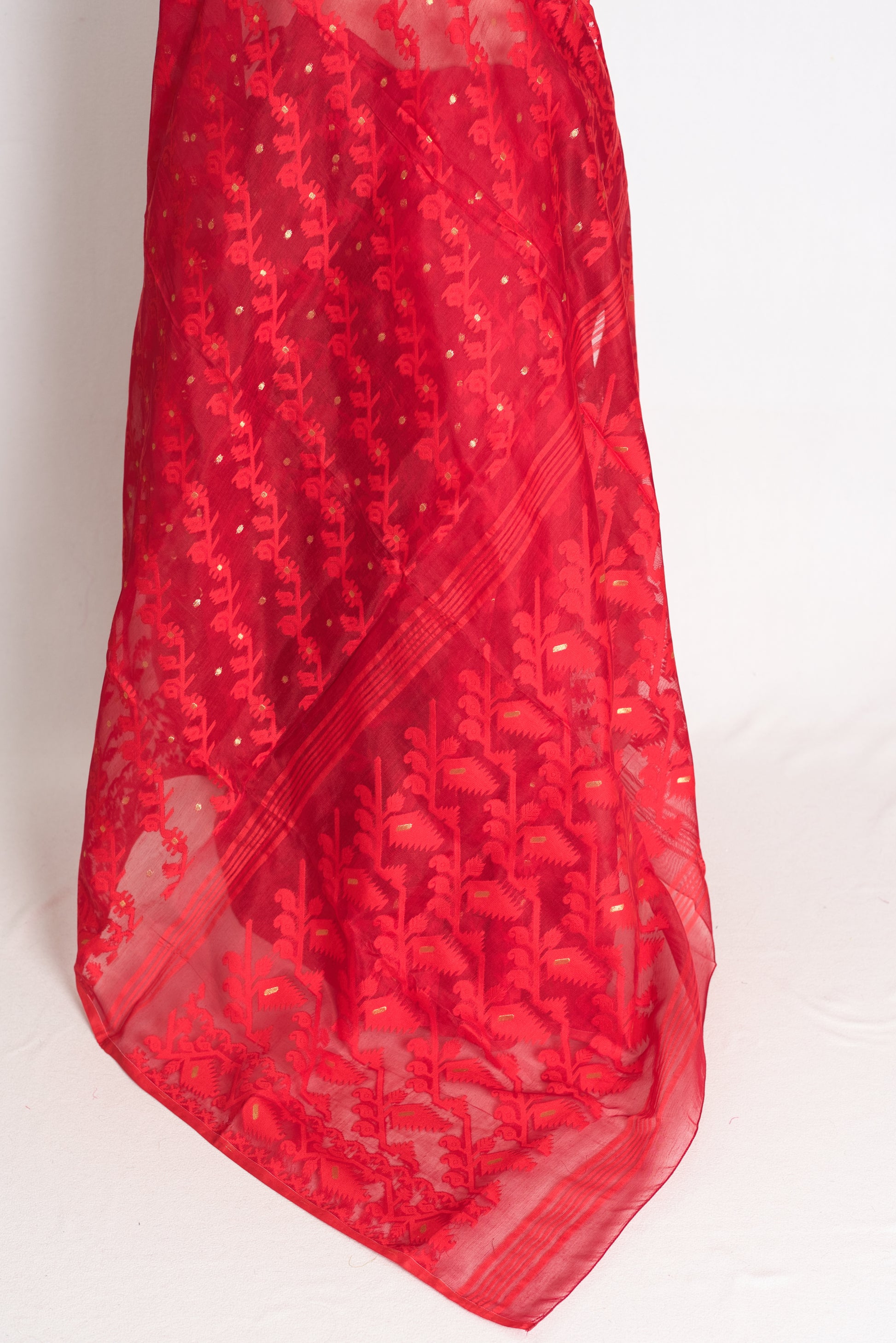 Ishq : Crimson Red and Gold Soft Blended Cotton Bengali Jamdani Saree image 3