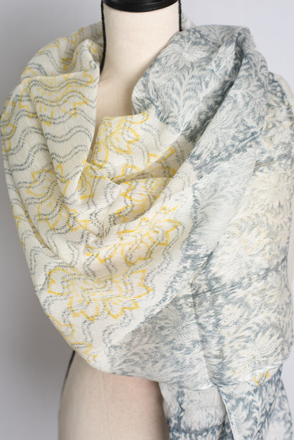 Handwoven Resham Scarf in Off White image 2
