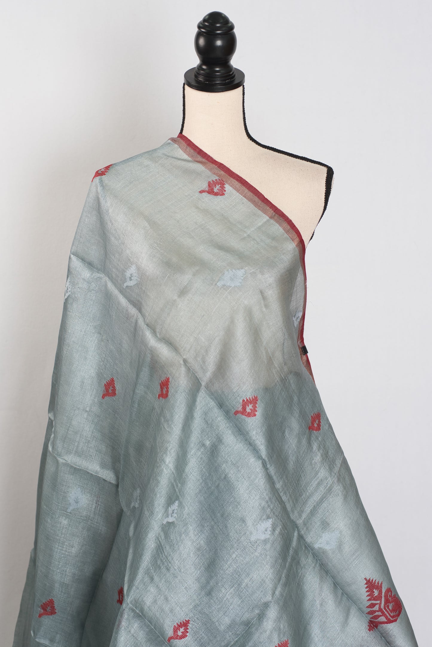 Benu: Grey & Red Bengal Tussar Silk Saree | Intricate Jamdani Weaving image 4