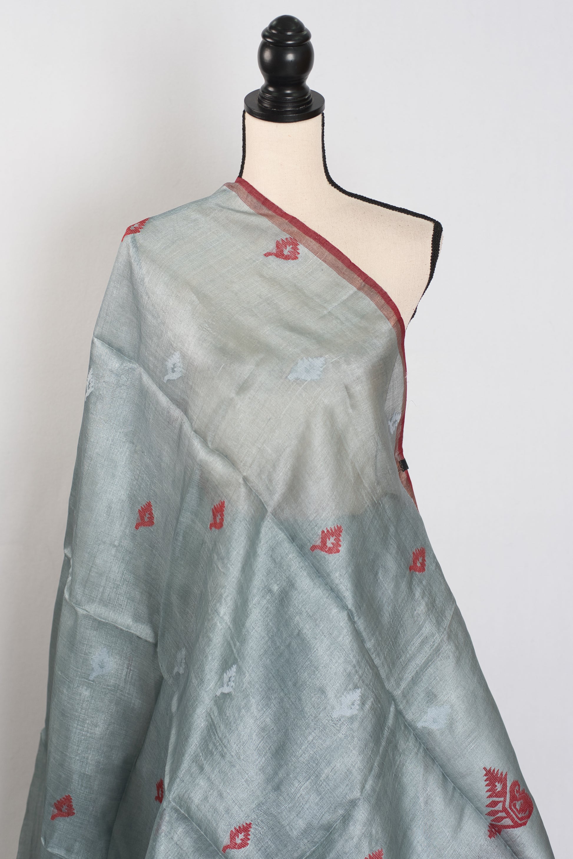 Benu: Grey & Red Bengal Tussar Silk Saree | Intricate Jamdani Weaving image 4